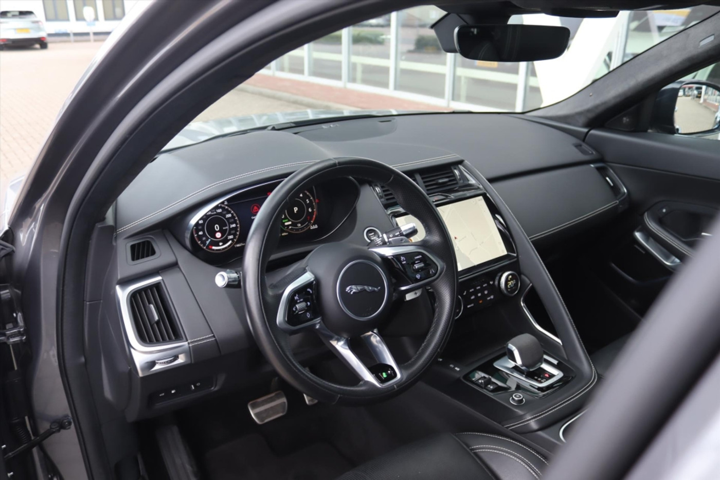 Foto van Jaguar E-pace