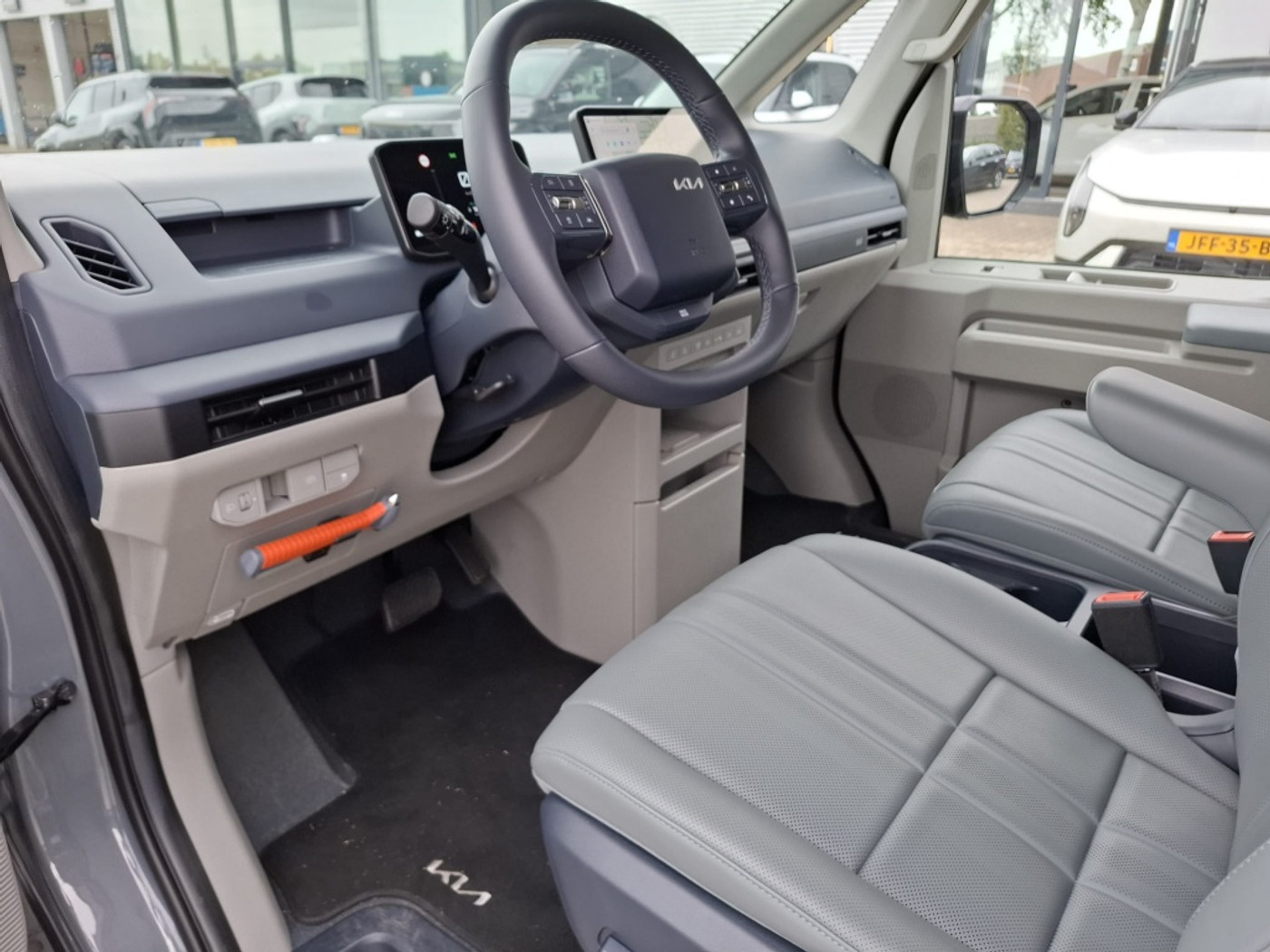 Foto van Kia Pv5 Passenger