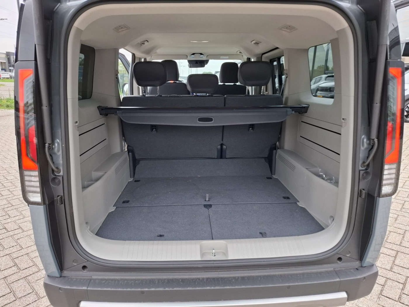 Foto van Kia Pv5 Passenger