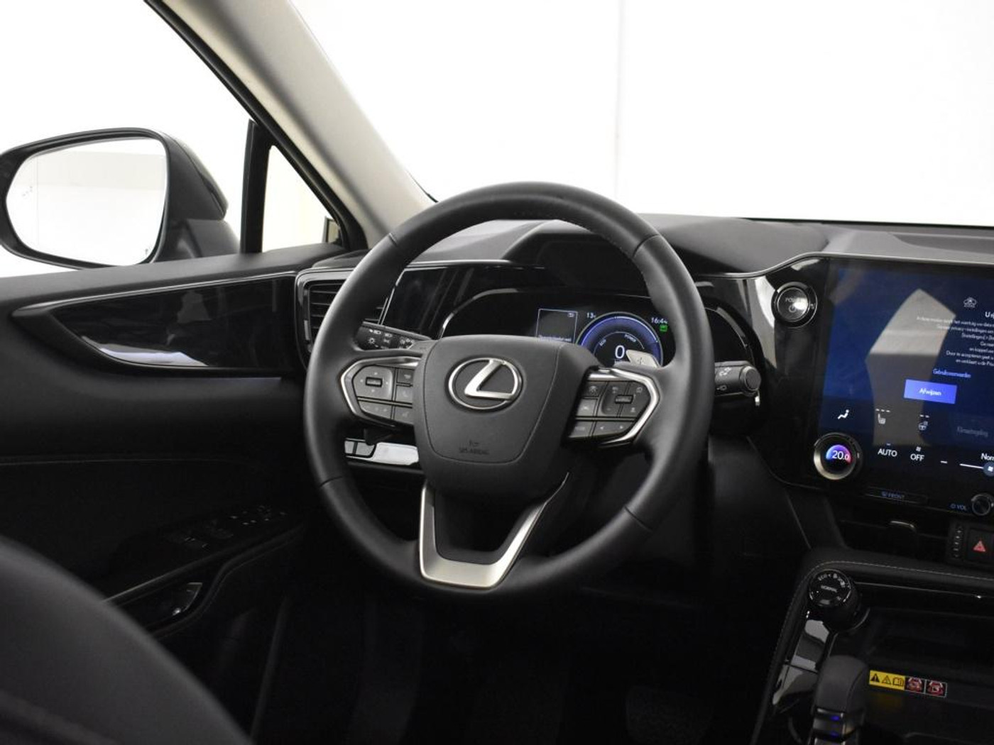 Foto van Lexus NX