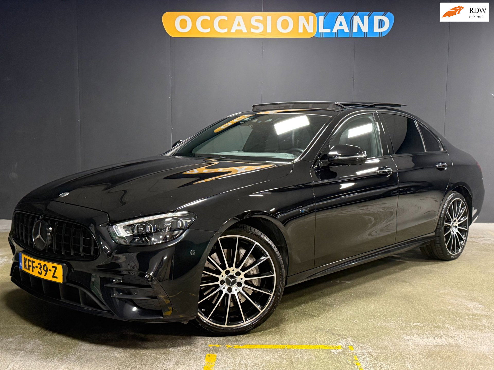 Mercedes-Benz E-klasse 300 e AMG Line|PANO|TREKHAAK|KEYLESS|MEMORY|STOELV|ACC|HUD|SFEER|CARPLAY|DODEHOEK|18INCH| 2021 - voorkant