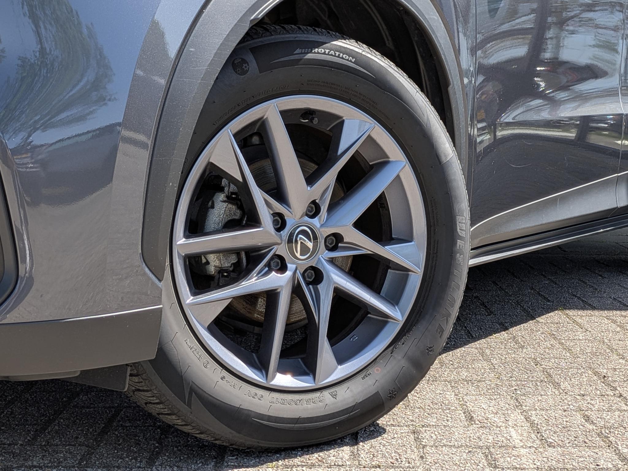 Foto van Lexus LBX