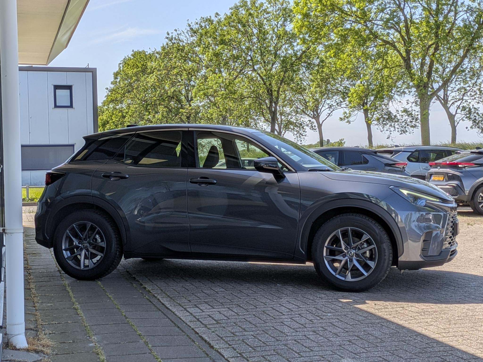Foto van Lexus LBX