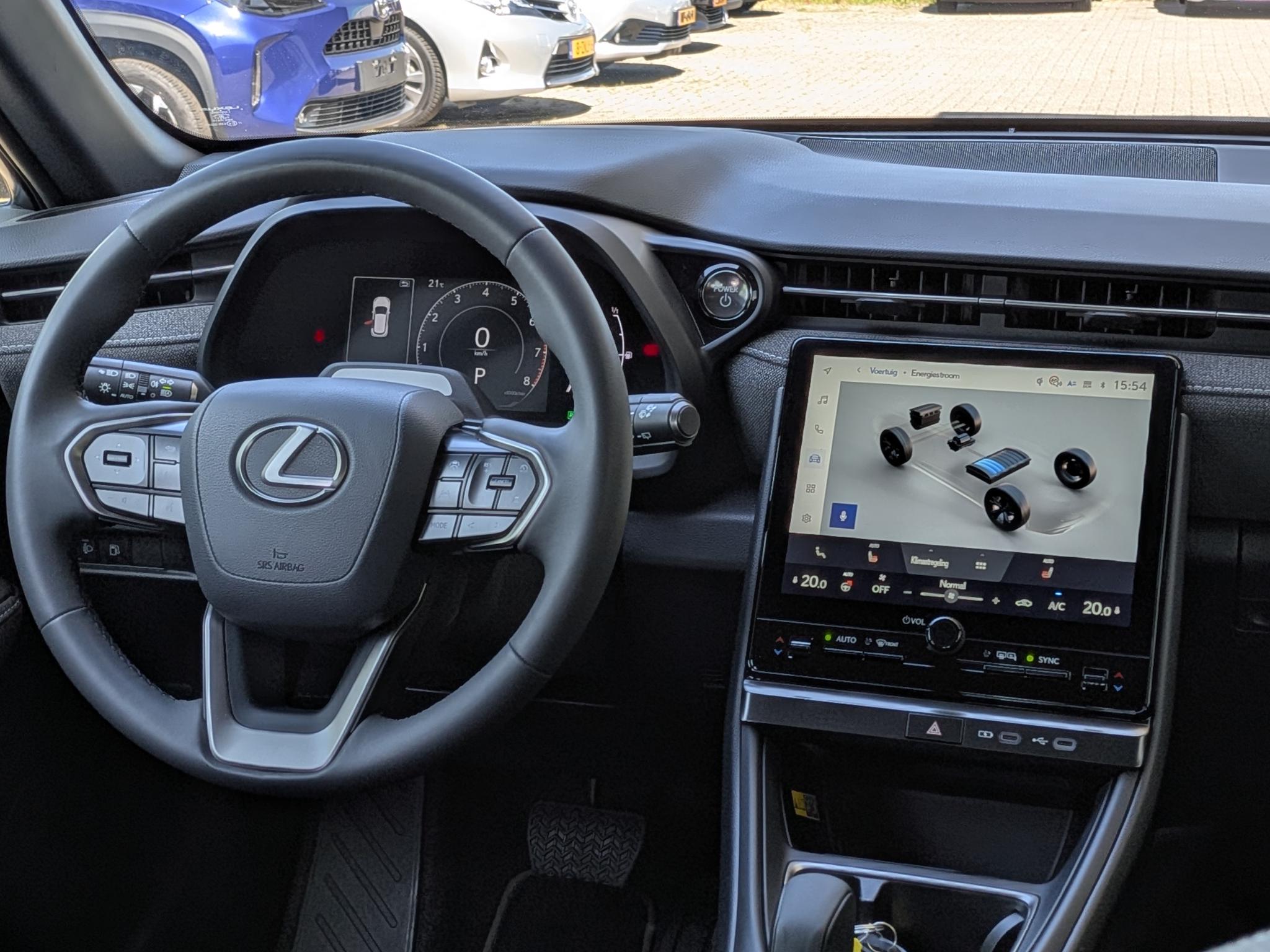 Foto van Lexus LBX
