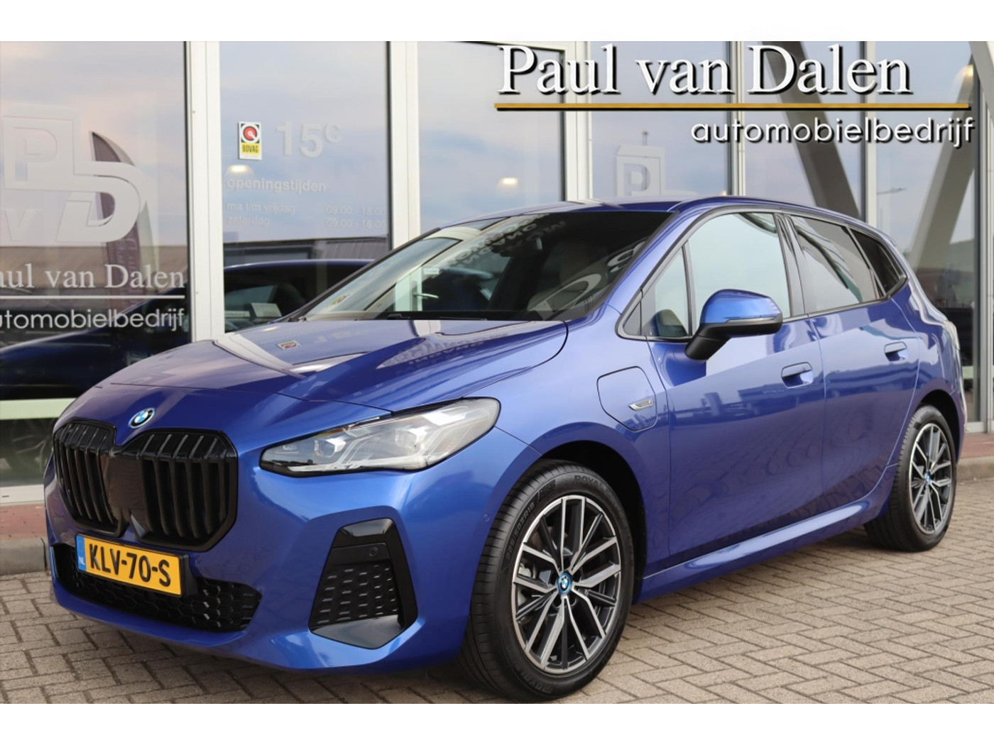 BMW 2-serie Active Tourer (u06) 225e 245PK XDRIVE M-SPORT SHADOW LINE Navi | Camera | Adapt.Cruise | Comfort Acces | Dab | Adapt. Led | 18 Inch Lm | 2022 - voorkant