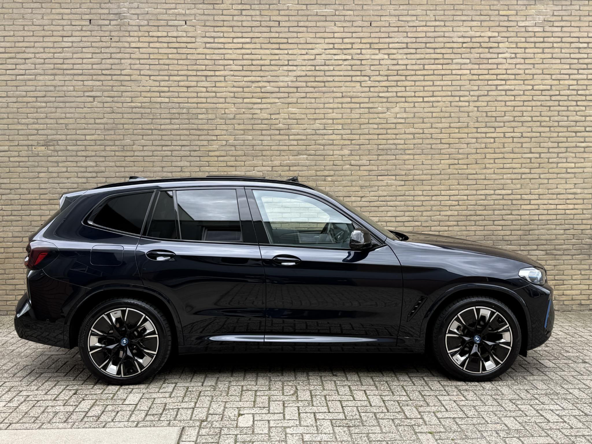 Foto van BMW Ix3