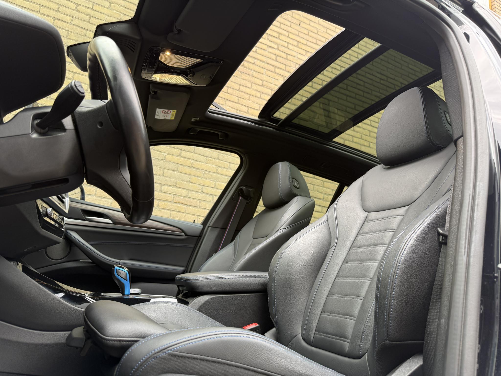 Foto van BMW Ix3