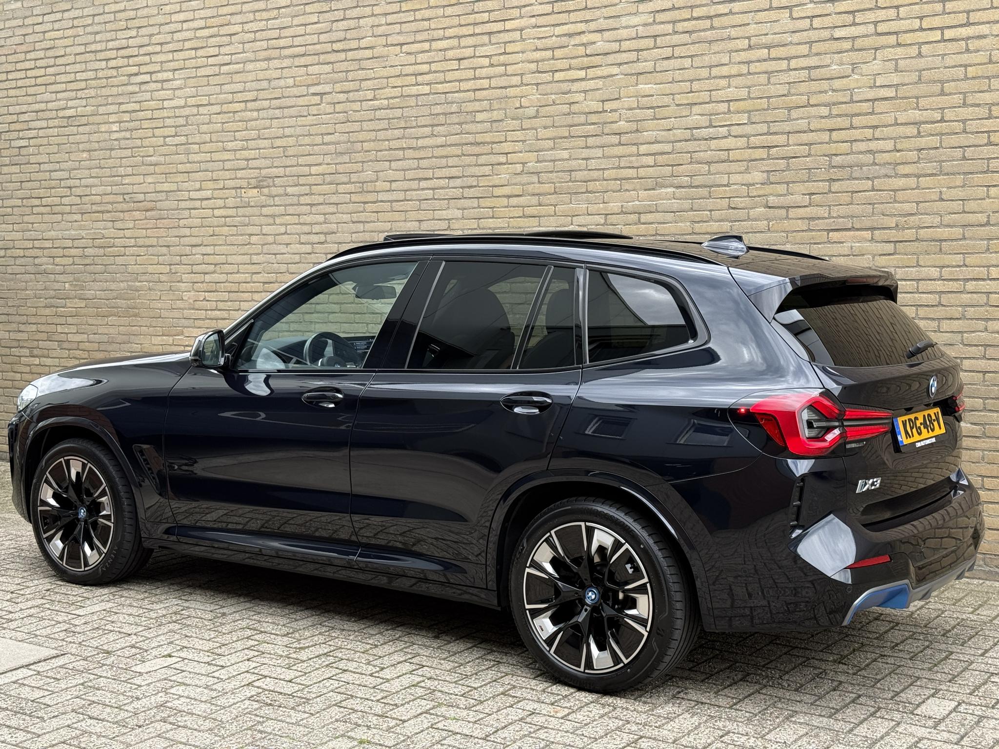 Foto van BMW Ix3