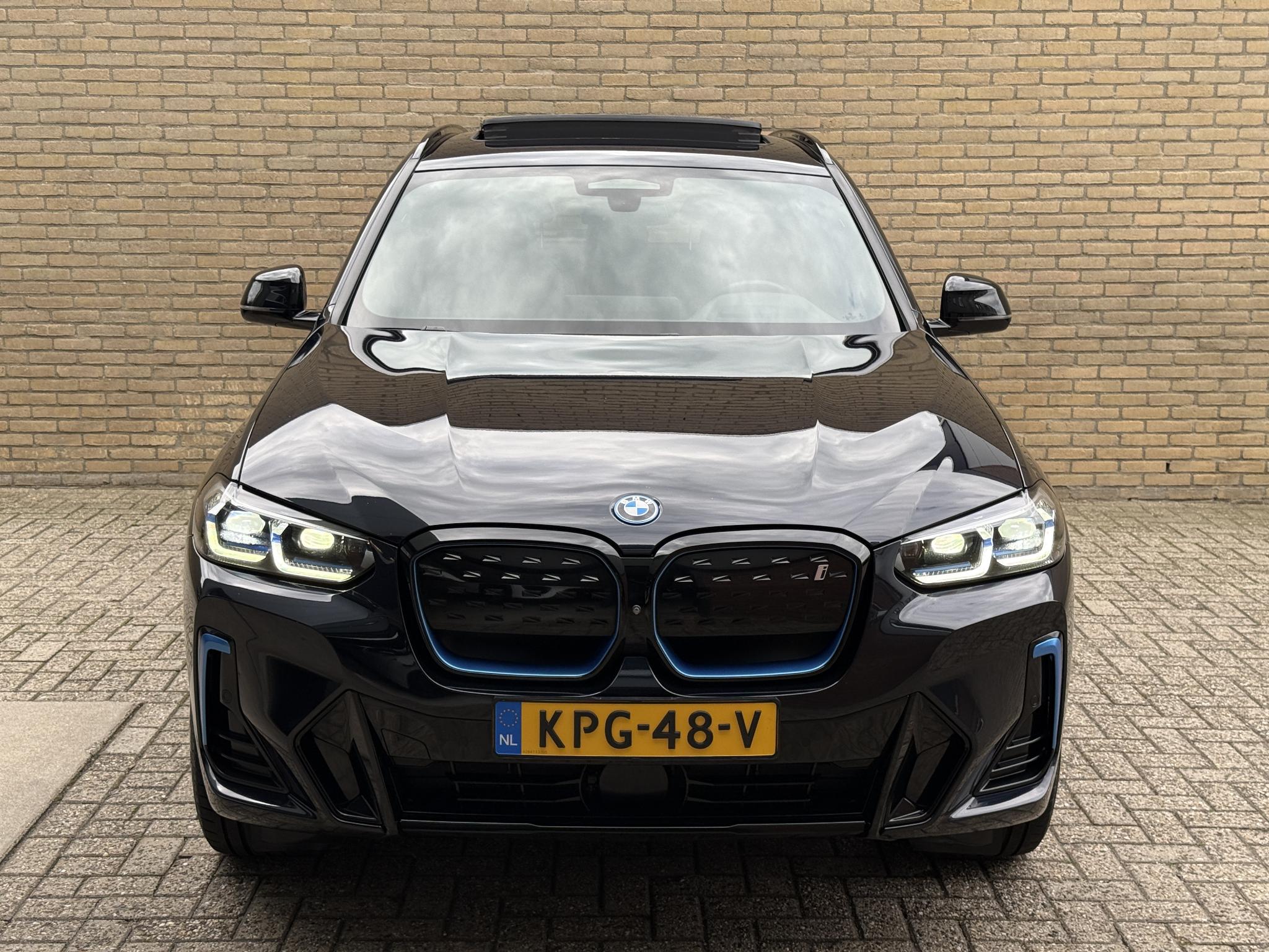 Foto van BMW Ix3