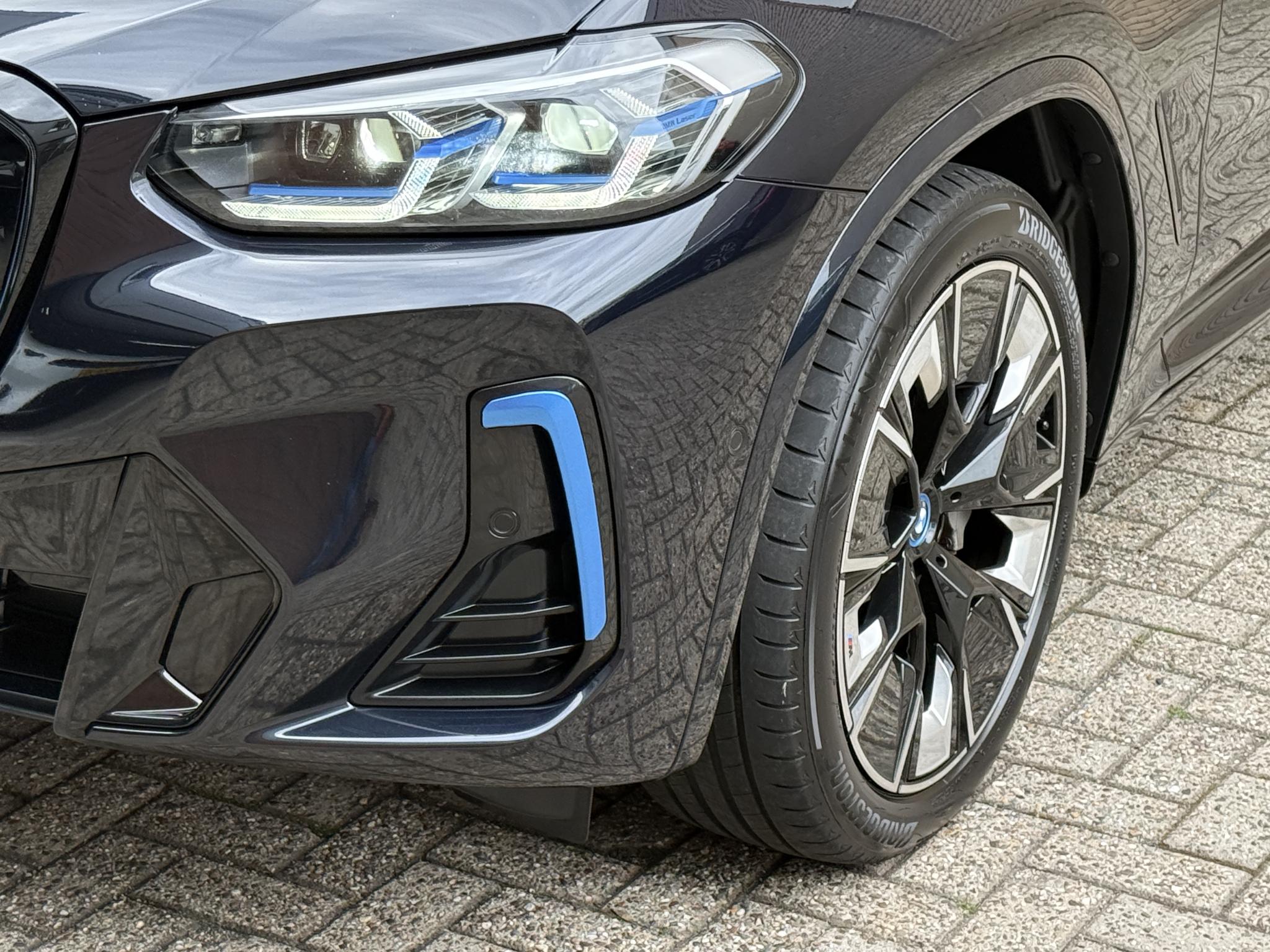 Foto van BMW Ix3