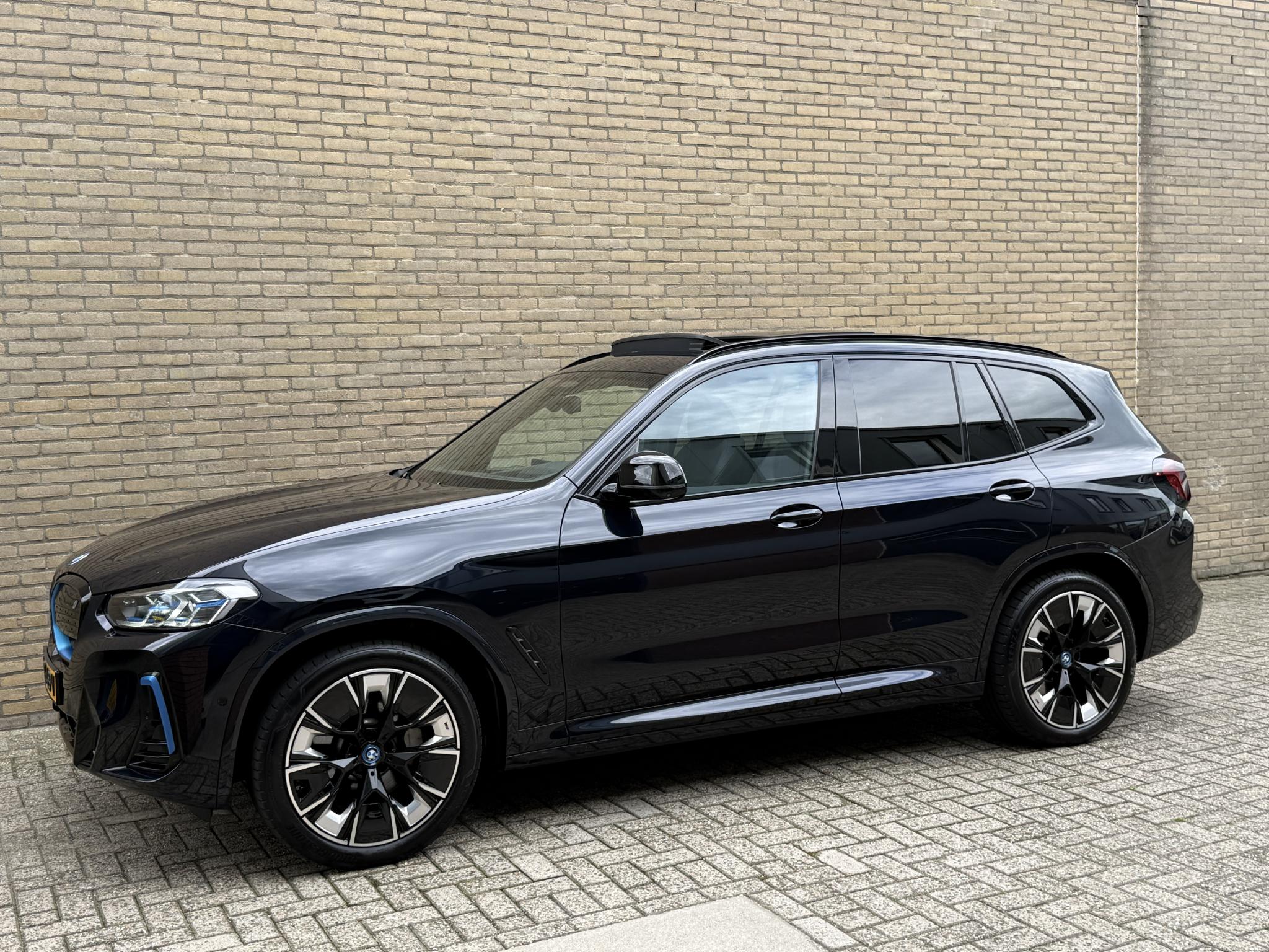 Foto van BMW Ix3