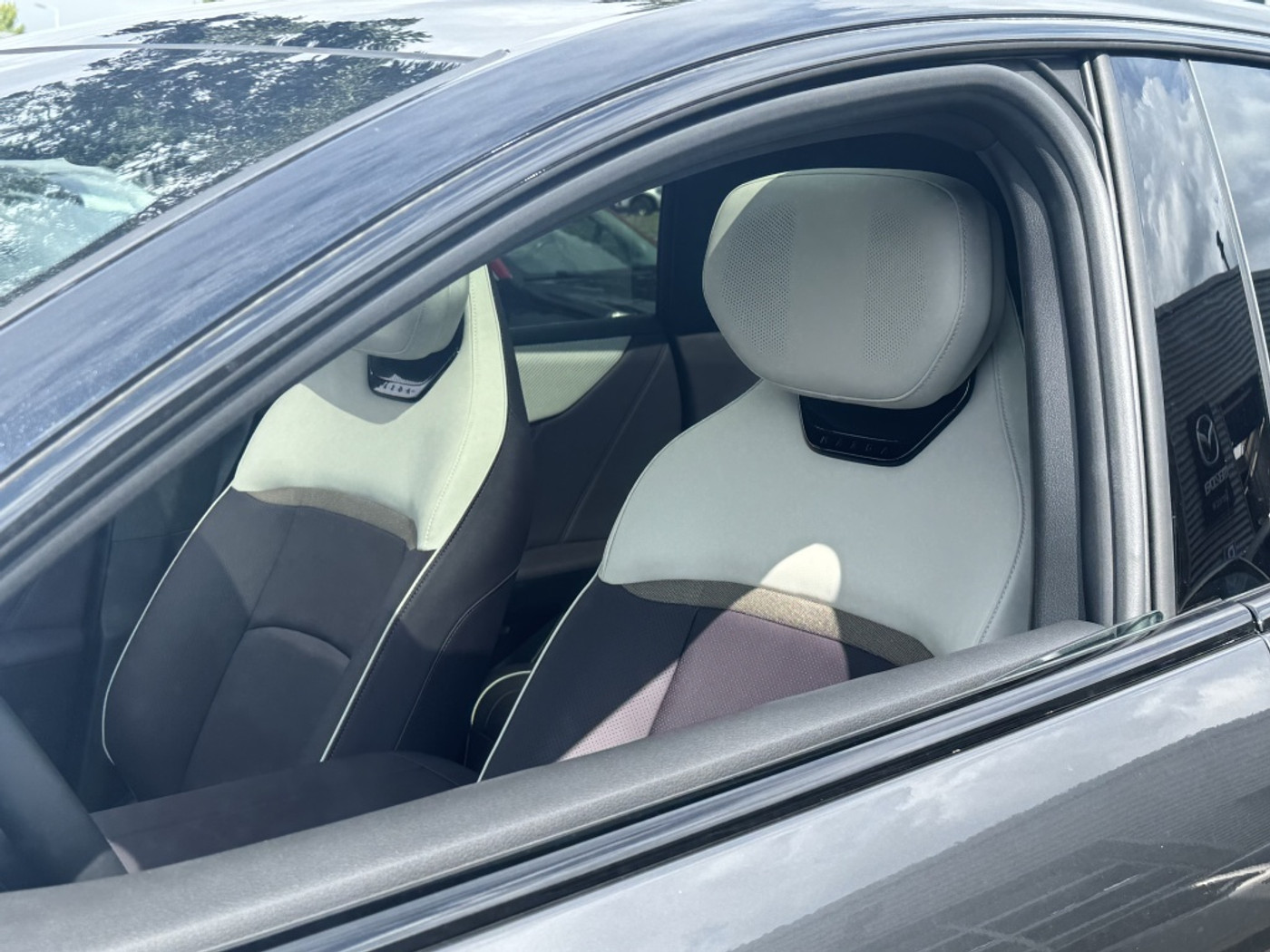 Foto van Mazda Cx-6e