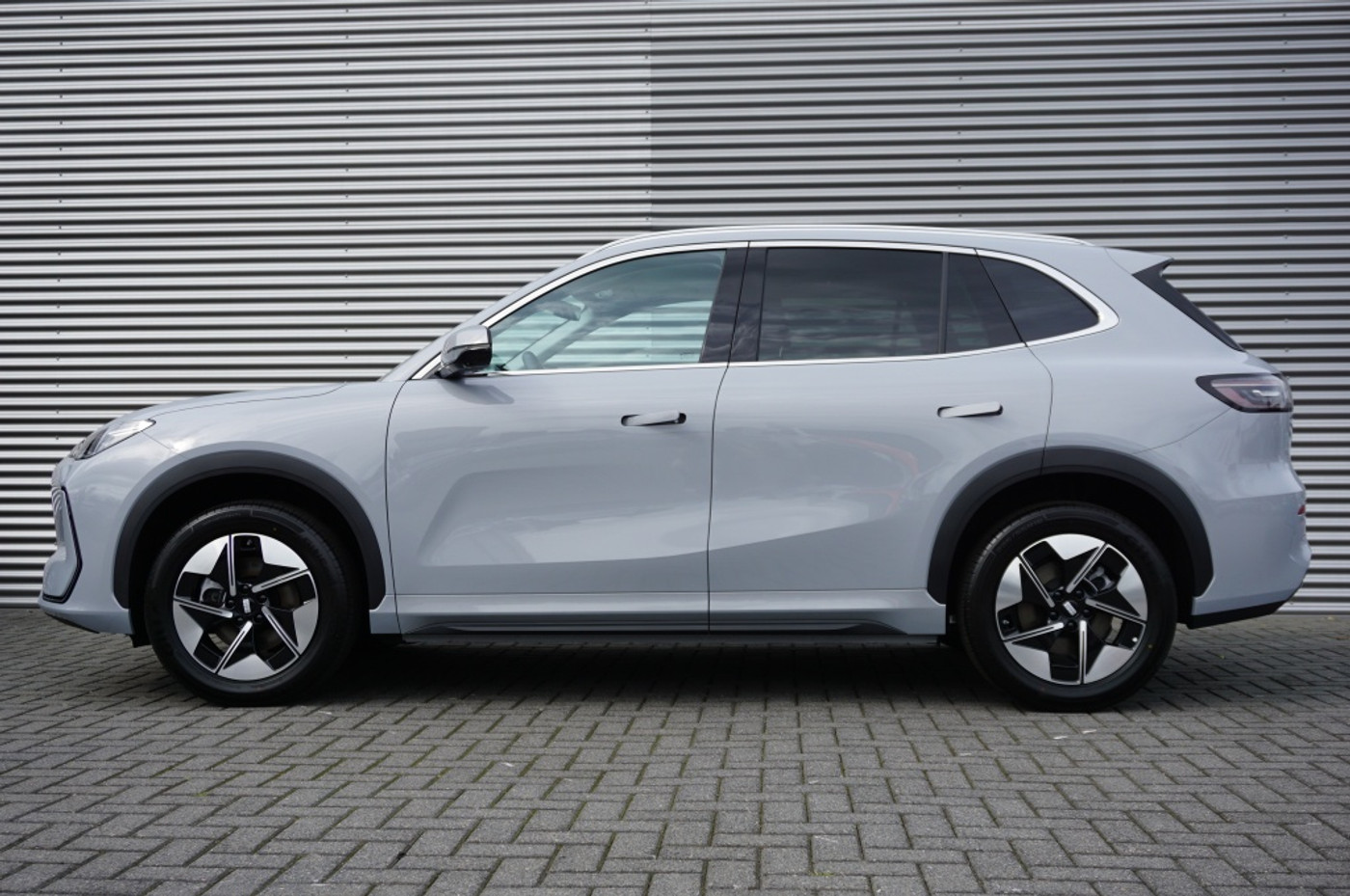 Foto van Geely E5