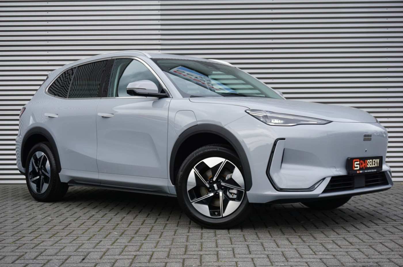 Foto van Geely E5