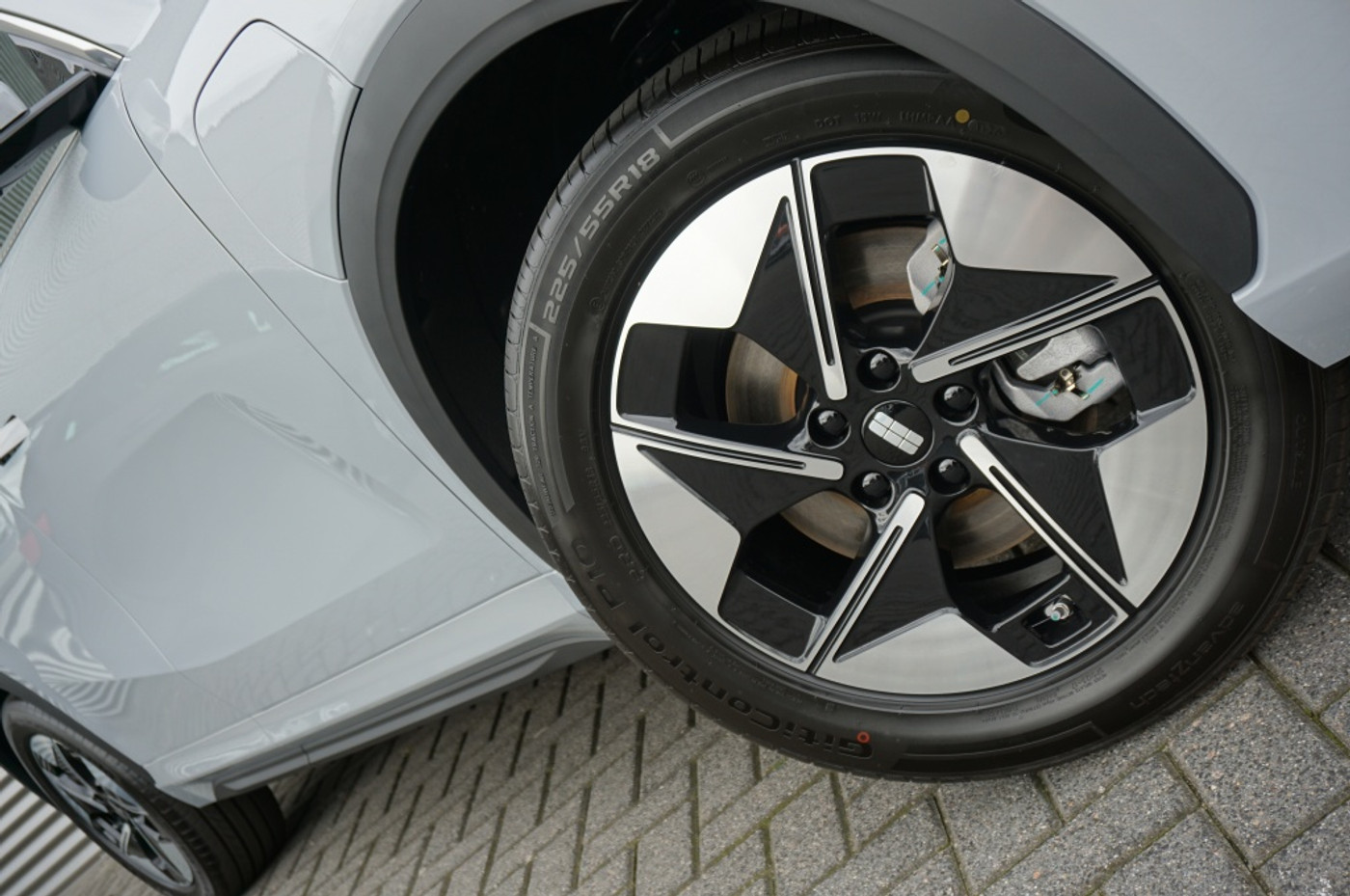 Foto van Geely E5