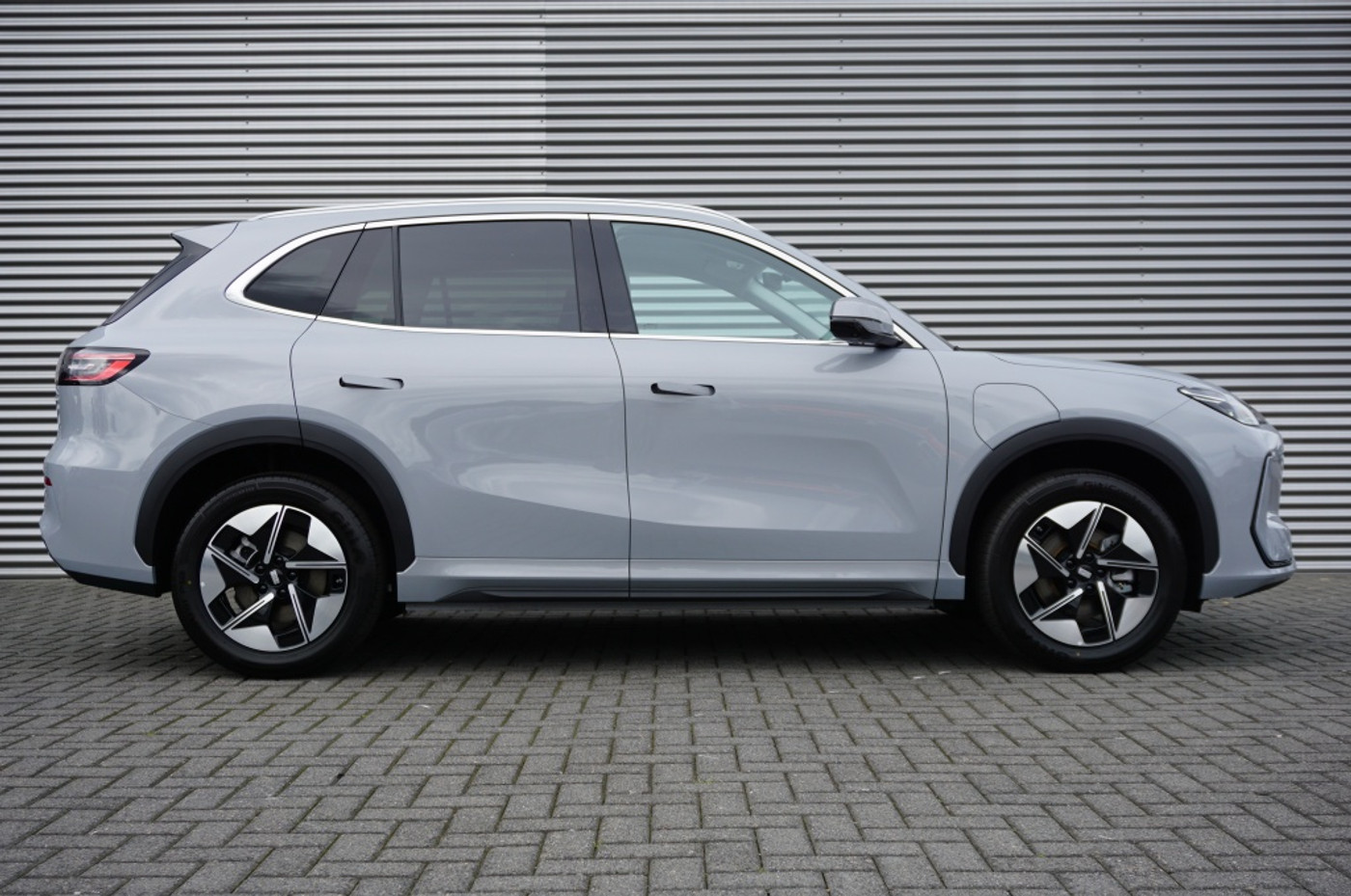 Foto van Geely E5
