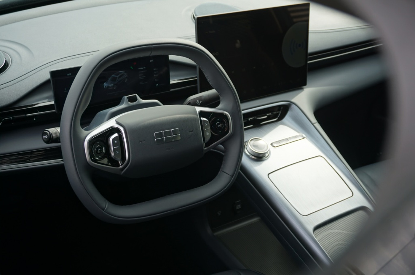 Foto van Geely E5