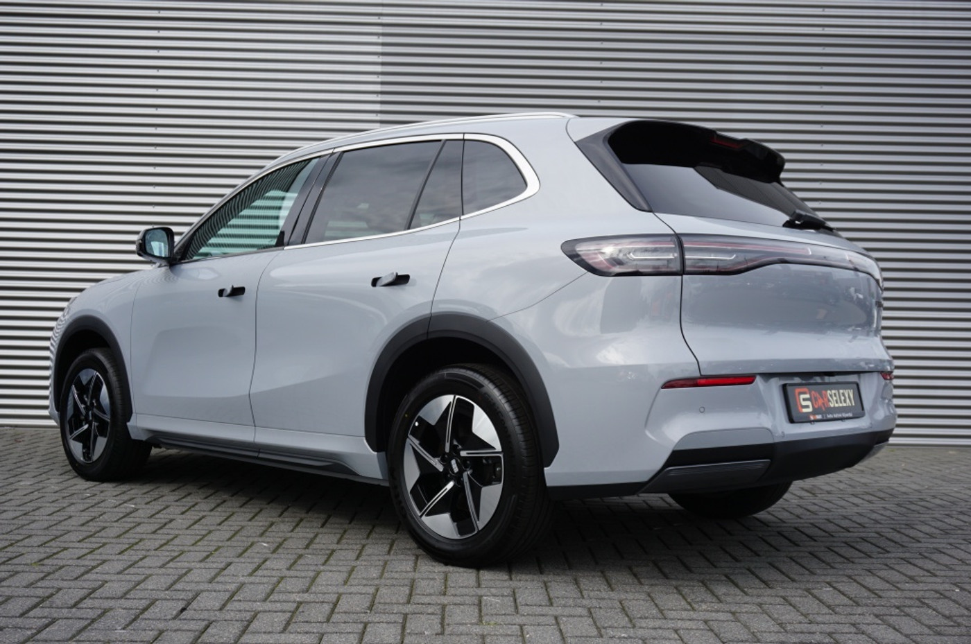 Foto van Geely E5