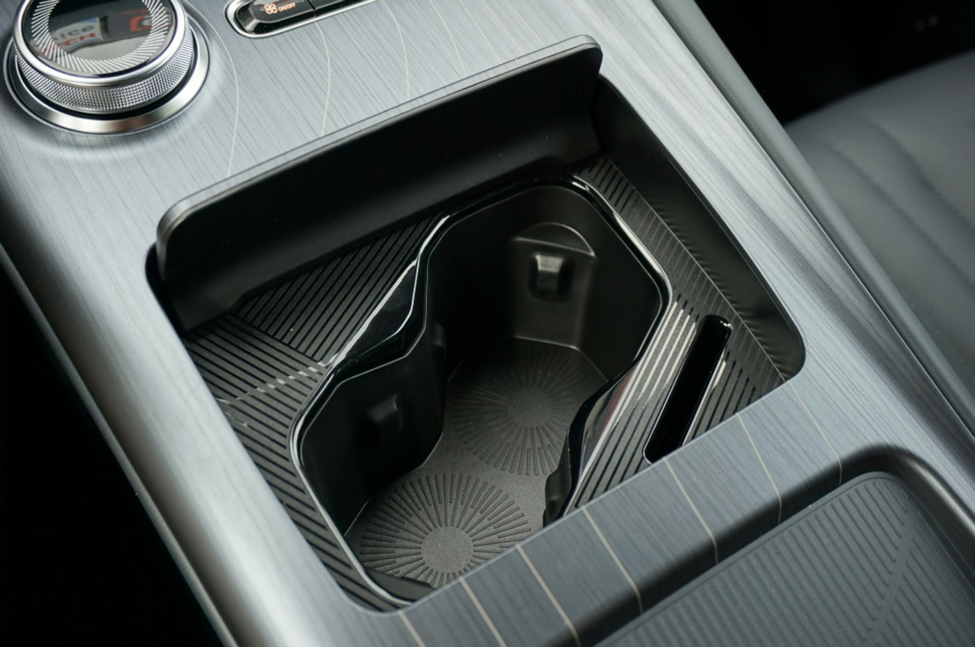 Foto van Geely E5