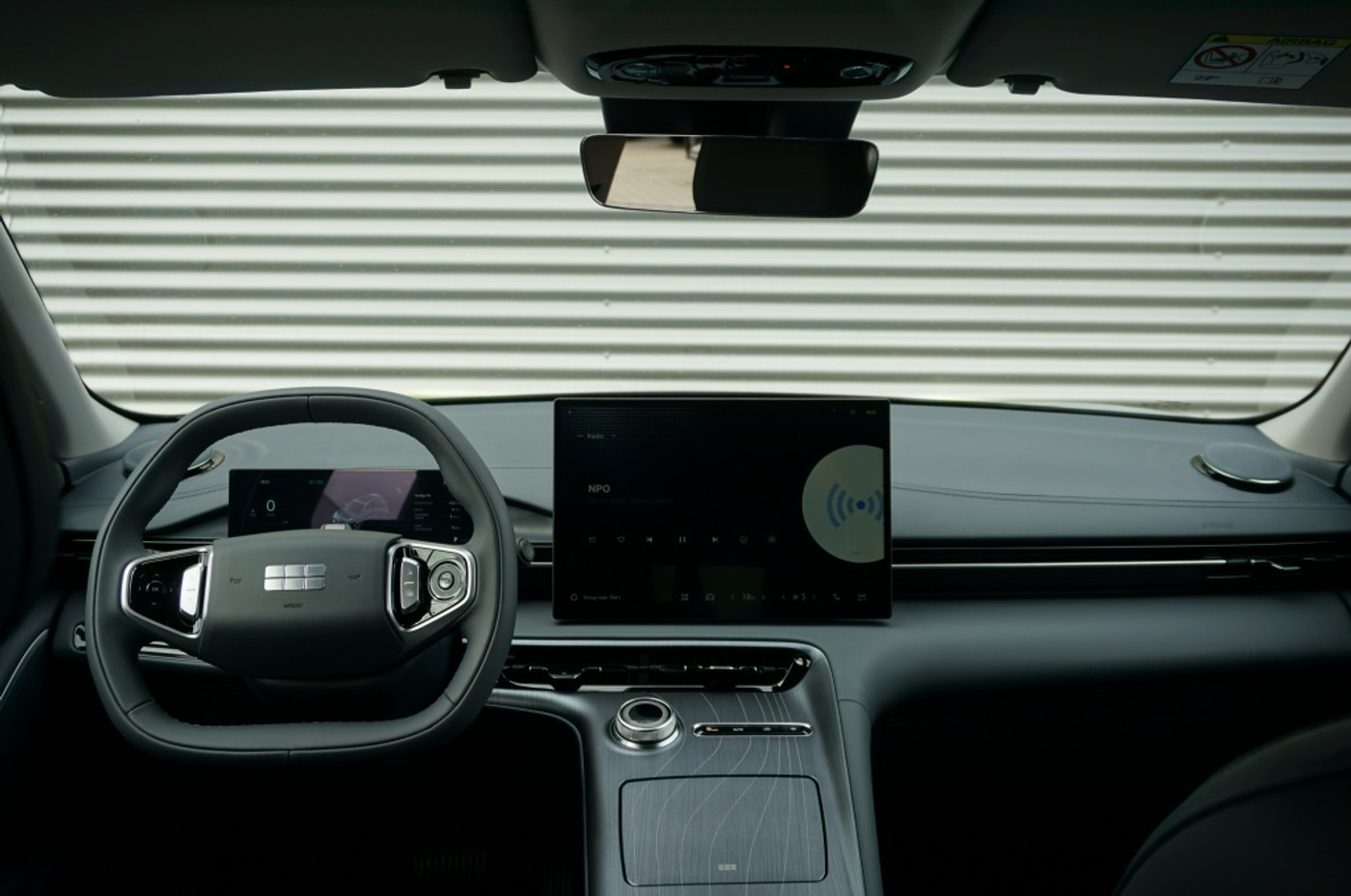Foto van Geely E5