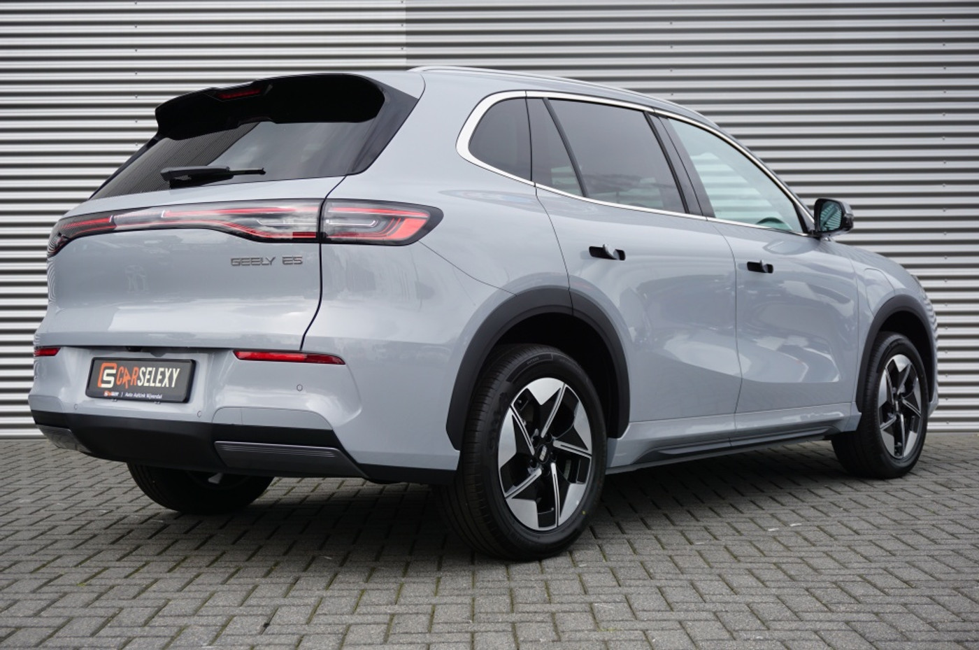 Foto van Geely E5