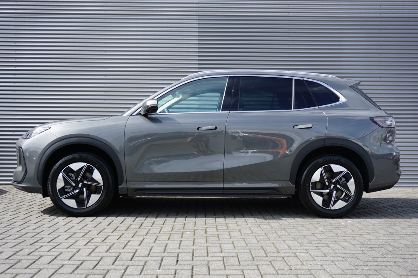 Foto van Geely E5