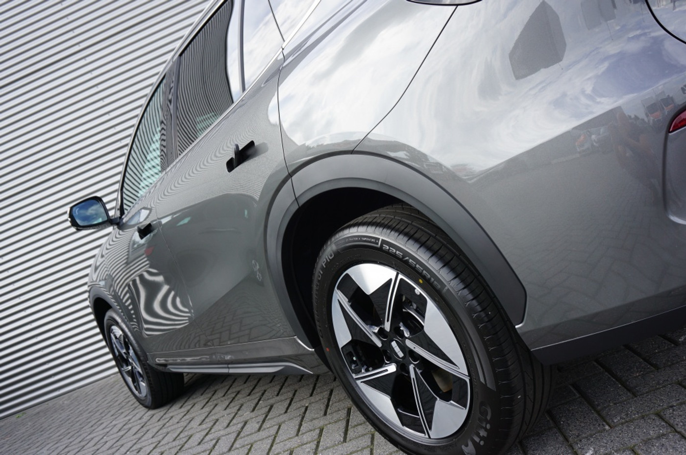 Foto van Geely E5