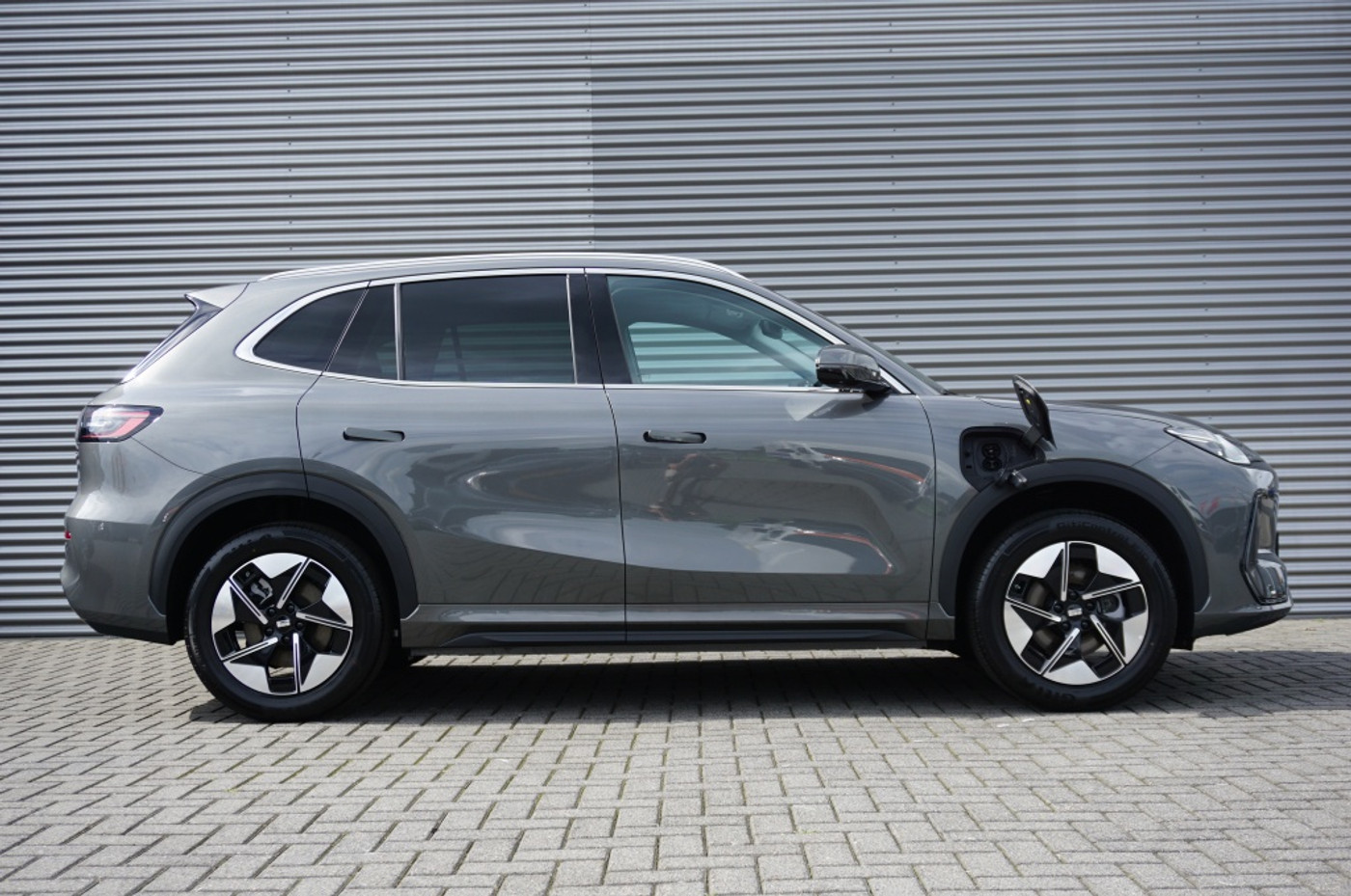 Foto van Geely E5