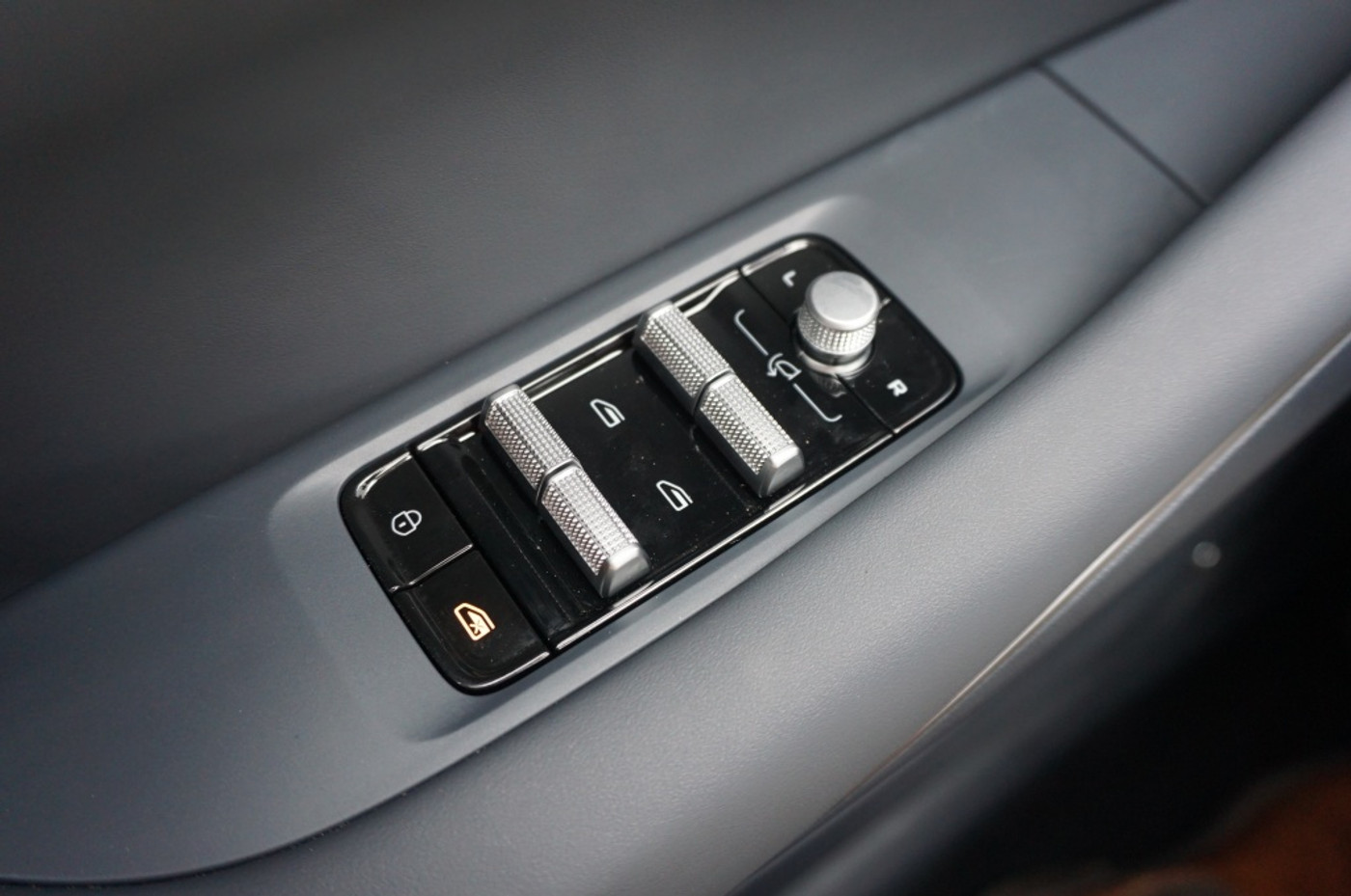 Foto van Geely E5