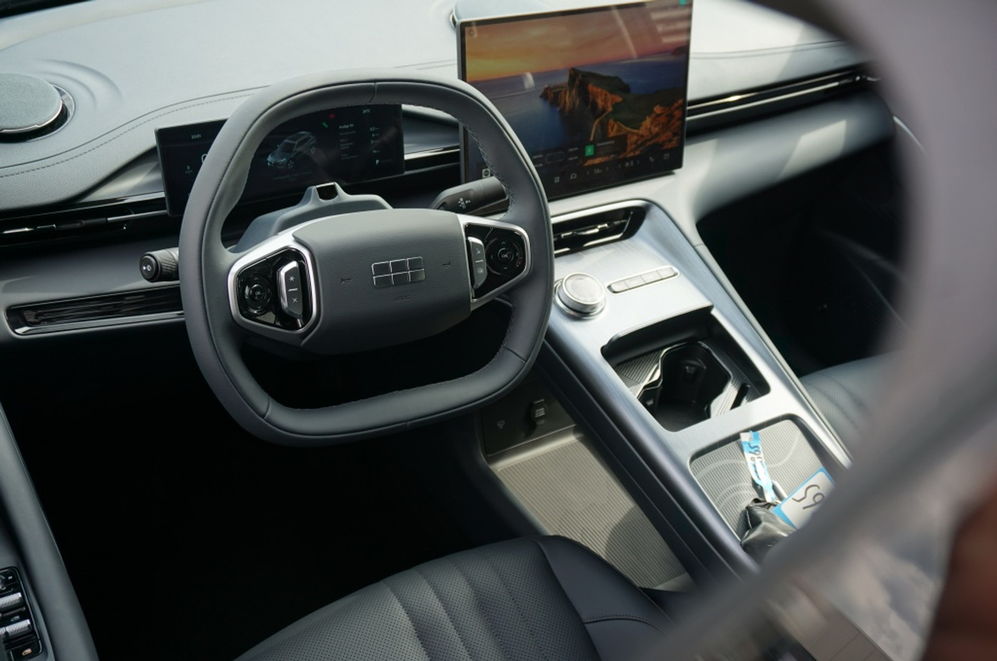Foto van Geely E5