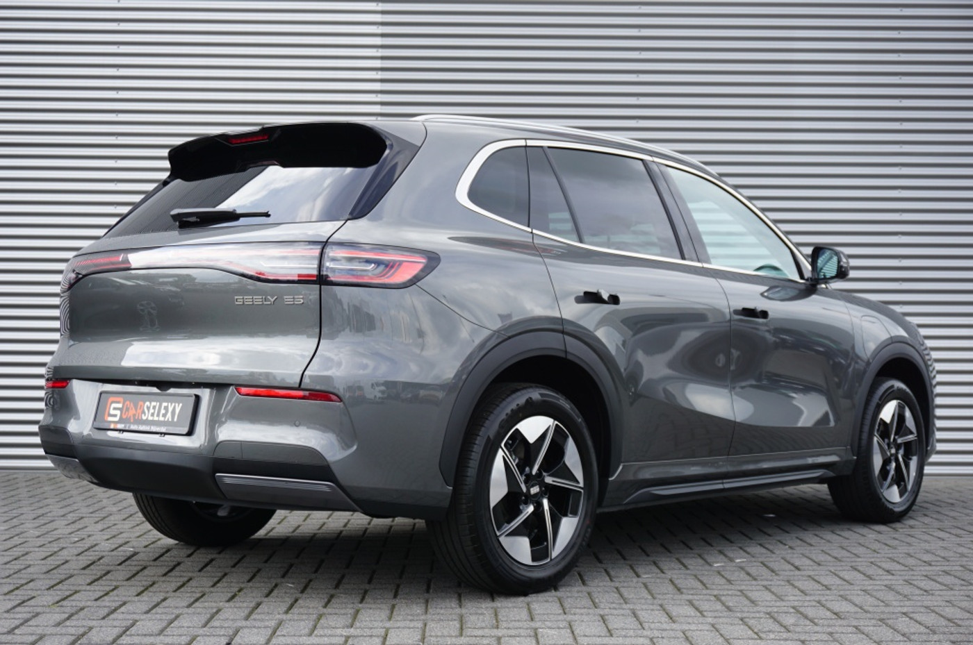 Foto van Geely E5