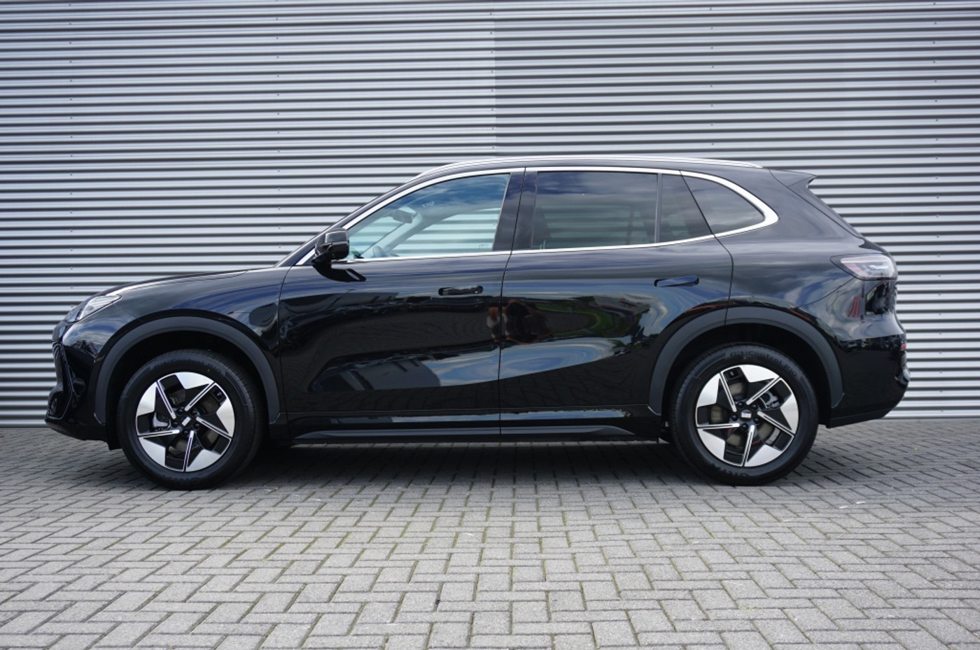 Foto van Geely E5