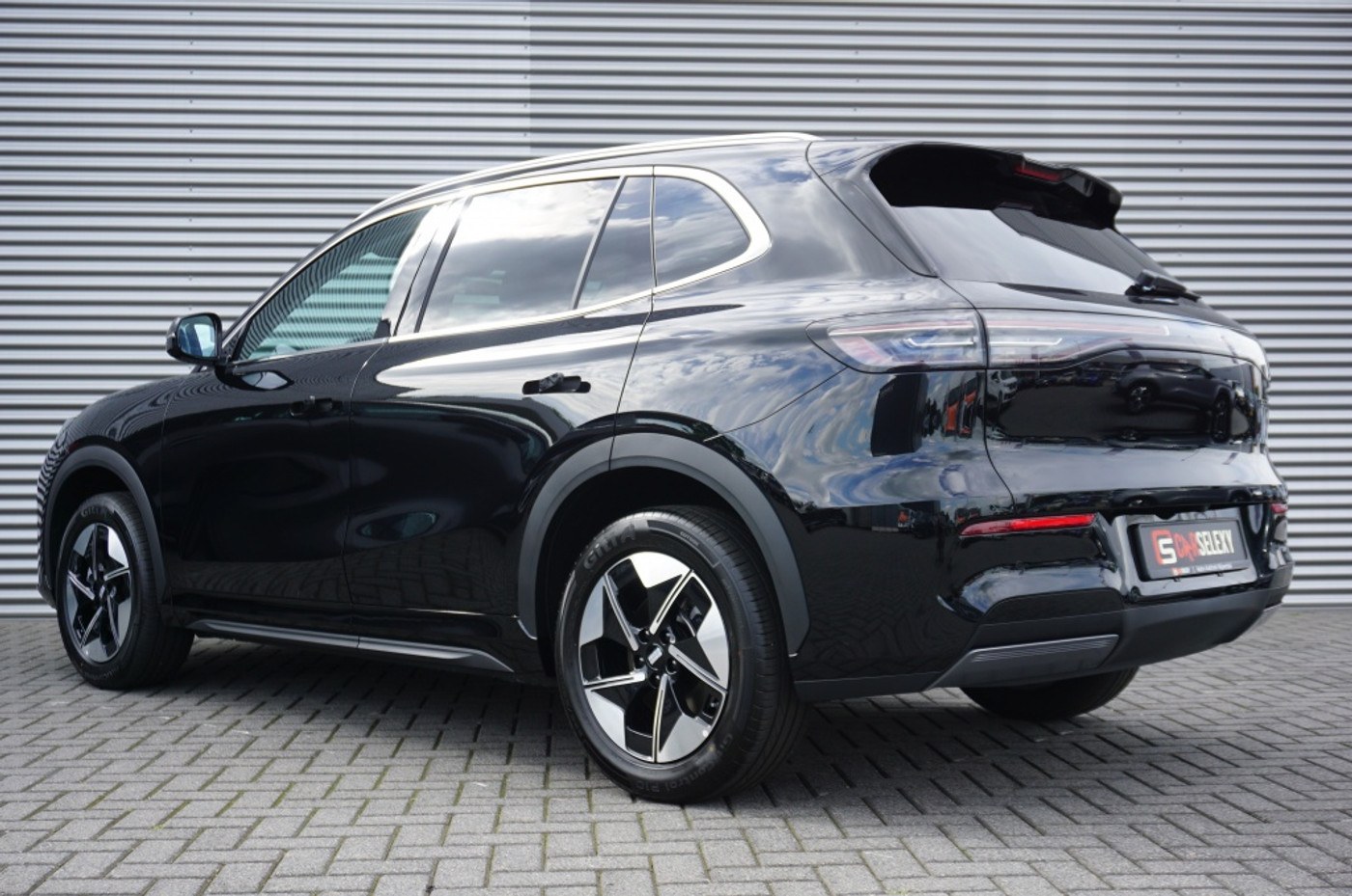 Foto van Geely E5