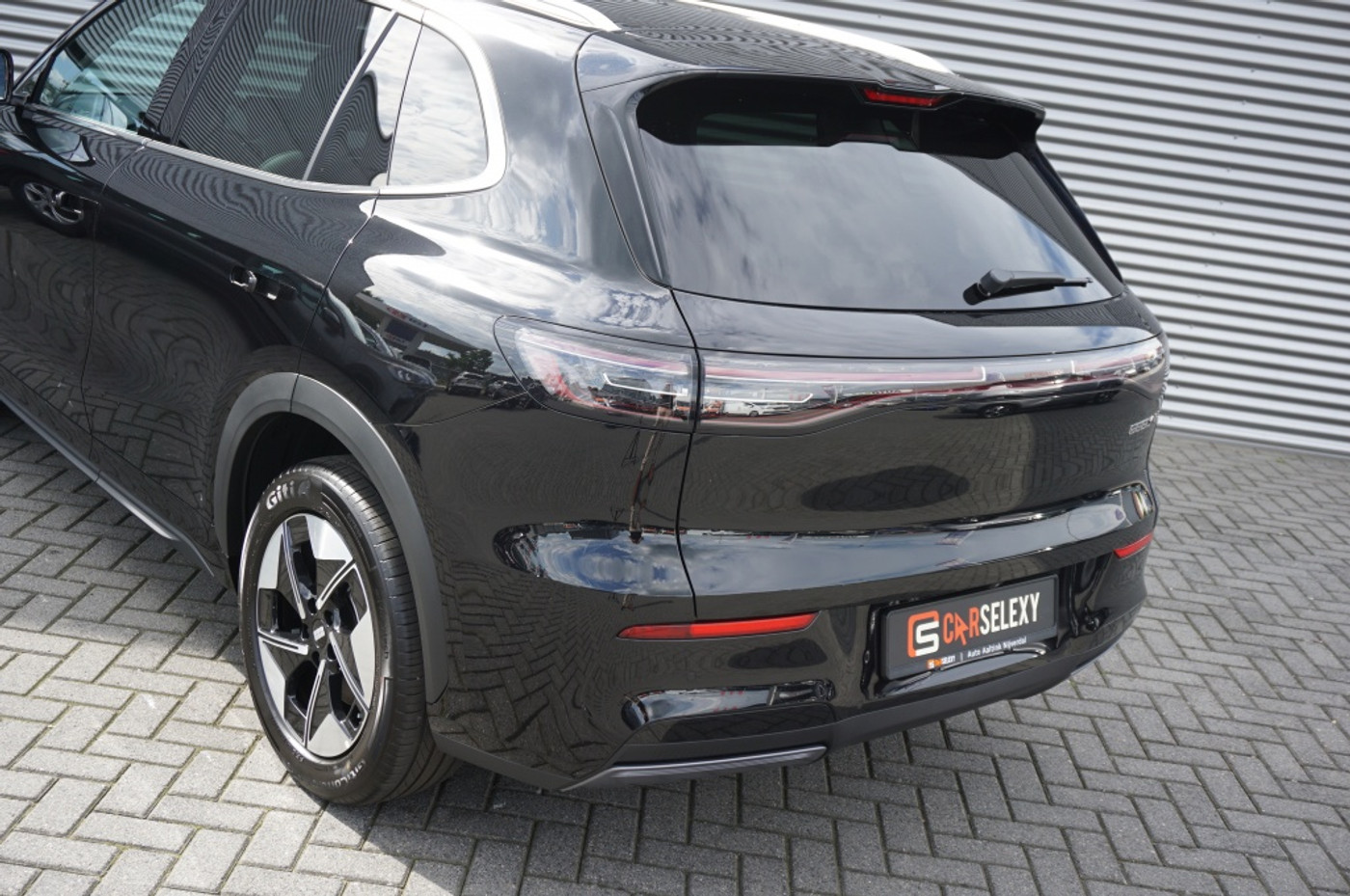 Foto van Geely E5