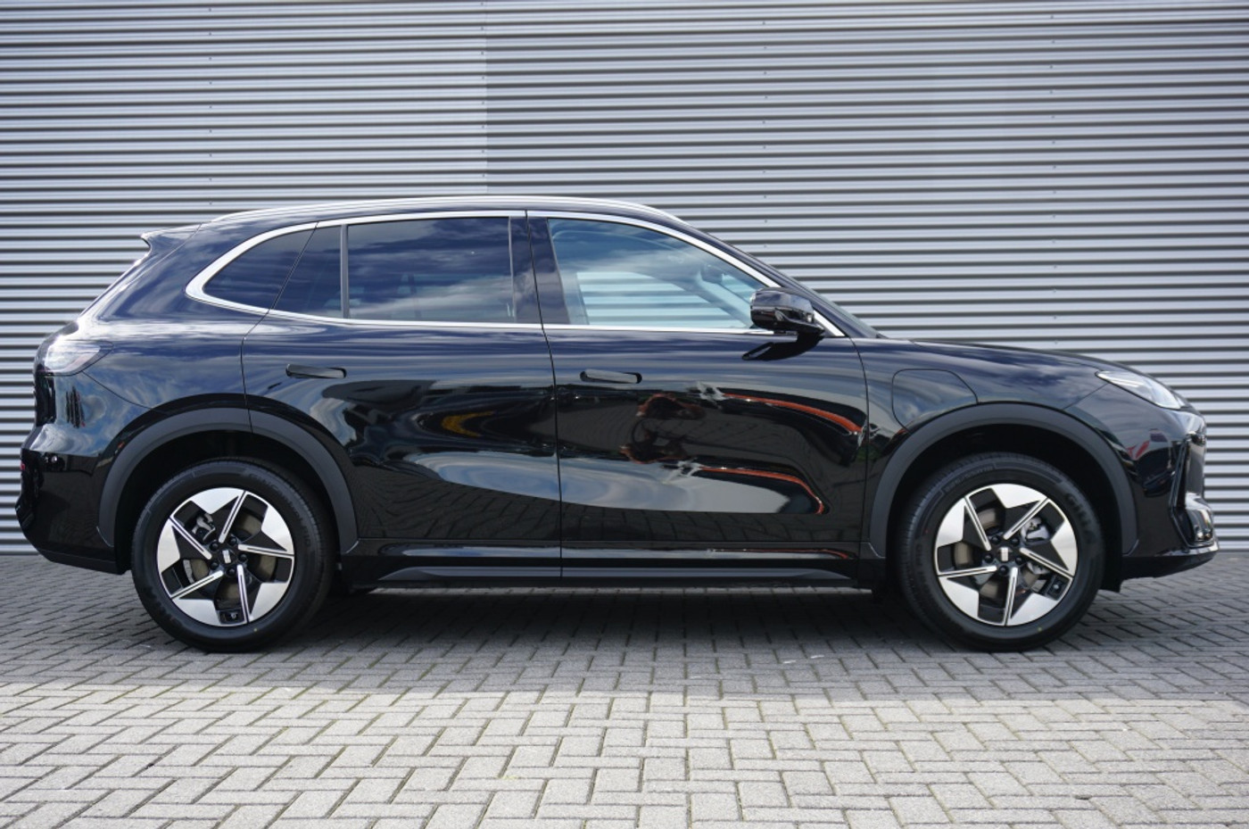Foto van Geely E5