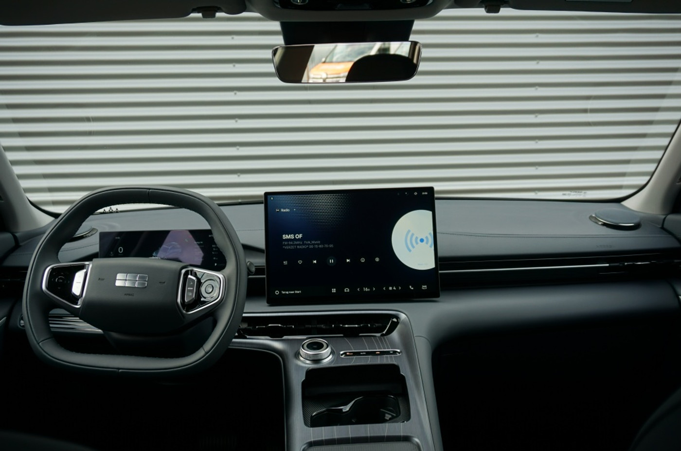 Foto van Geely E5