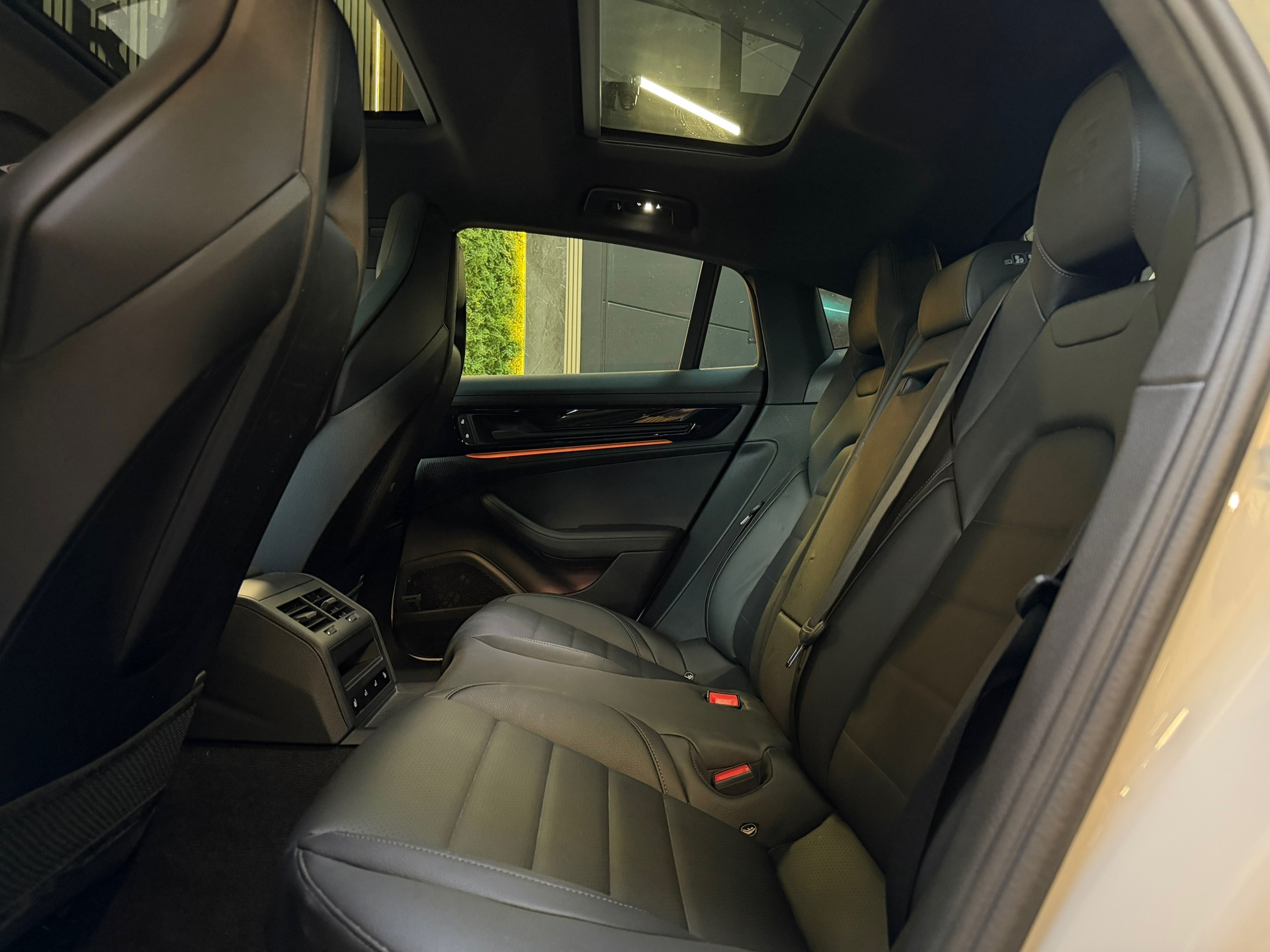 Foto van Porsche Panamera 4 E-hybrid