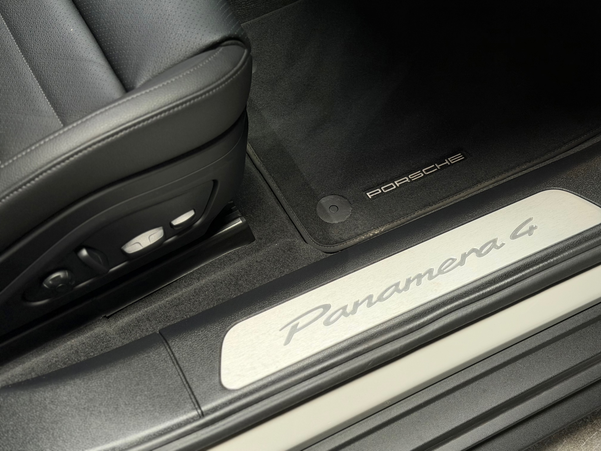Foto van Porsche Panamera 4 E-hybrid