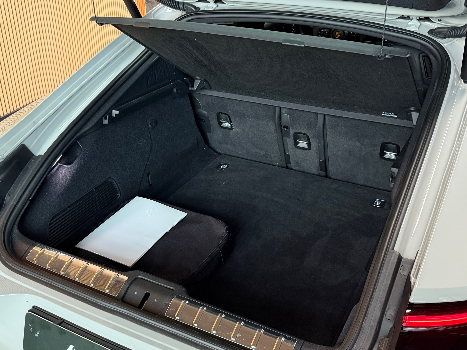 Foto van Porsche Panamera 4 E-hybrid