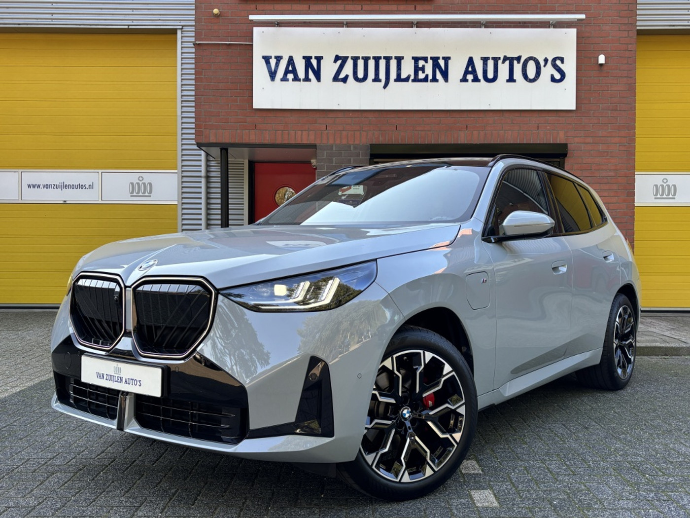 BMW X3 30e xDrive M-Sport Pro Pano Trekhaak HK Head-Up Memory 20" 2026 - voorkant
