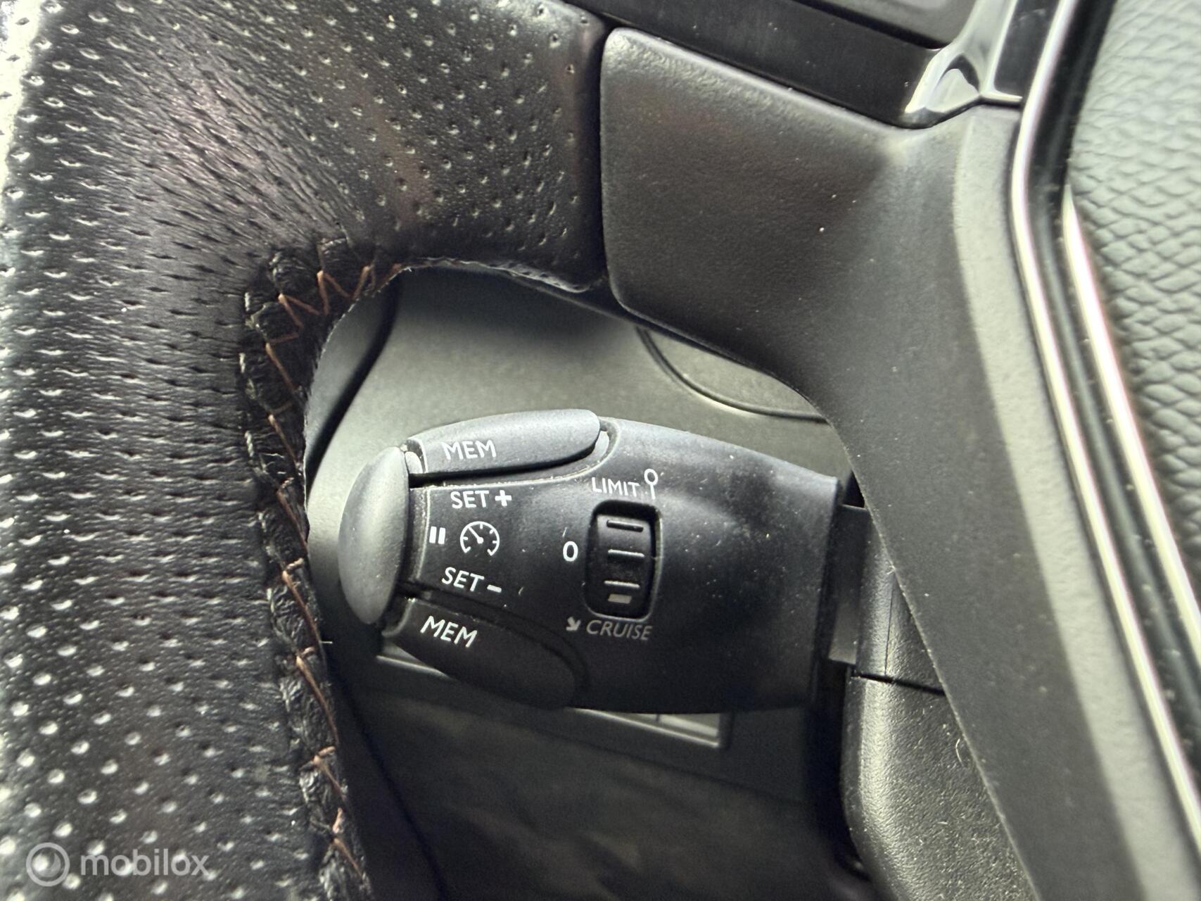 Foto van Peugeot Rifter