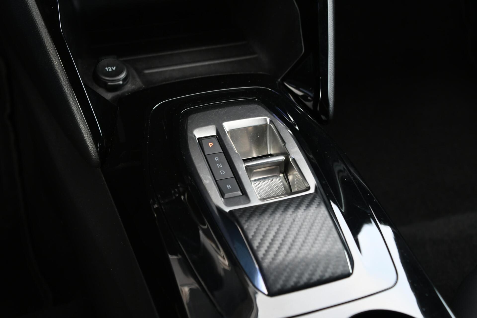 Foto van Peugeot E-2008