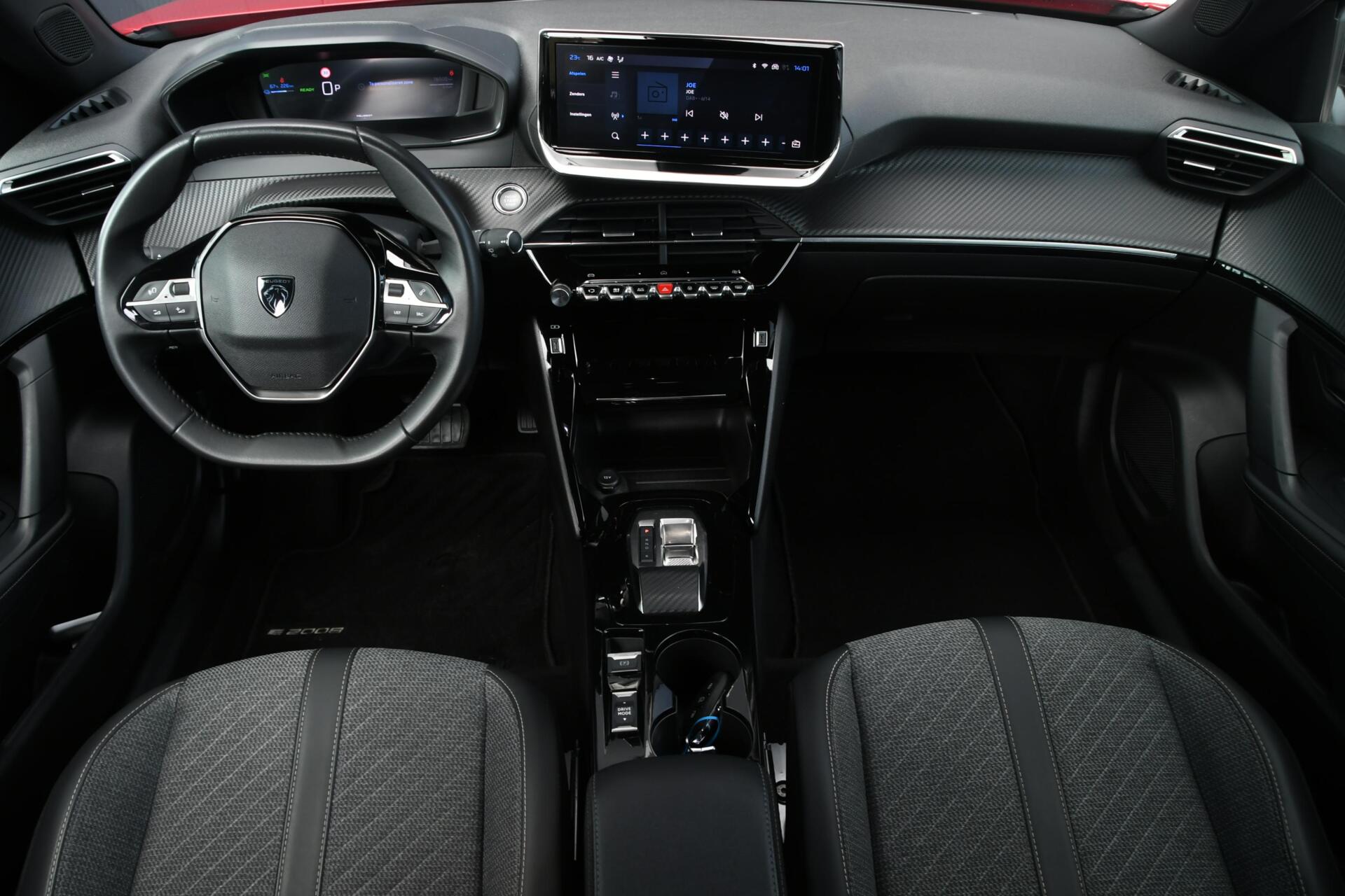 Foto van Peugeot E-2008