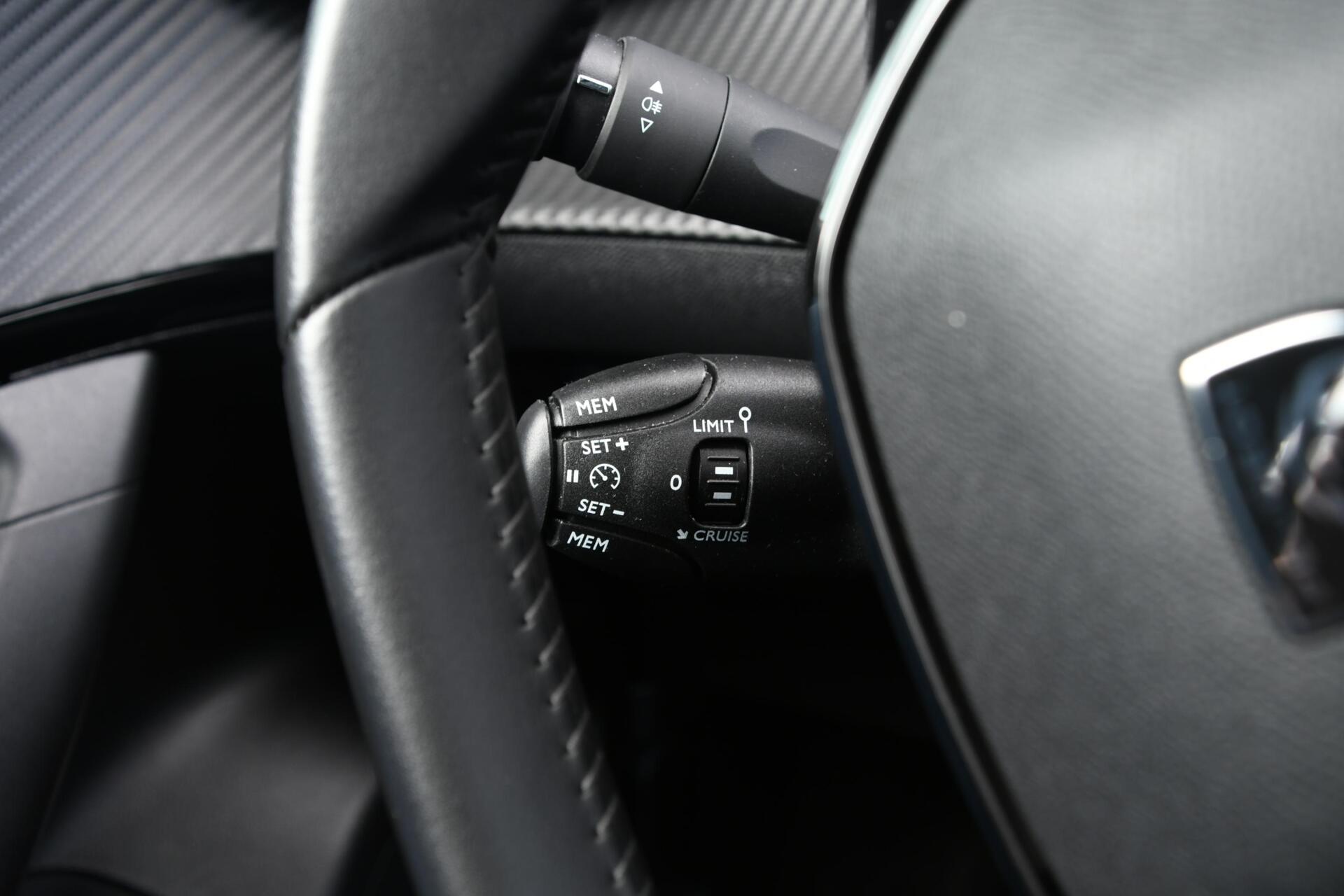 Foto van Peugeot E-2008