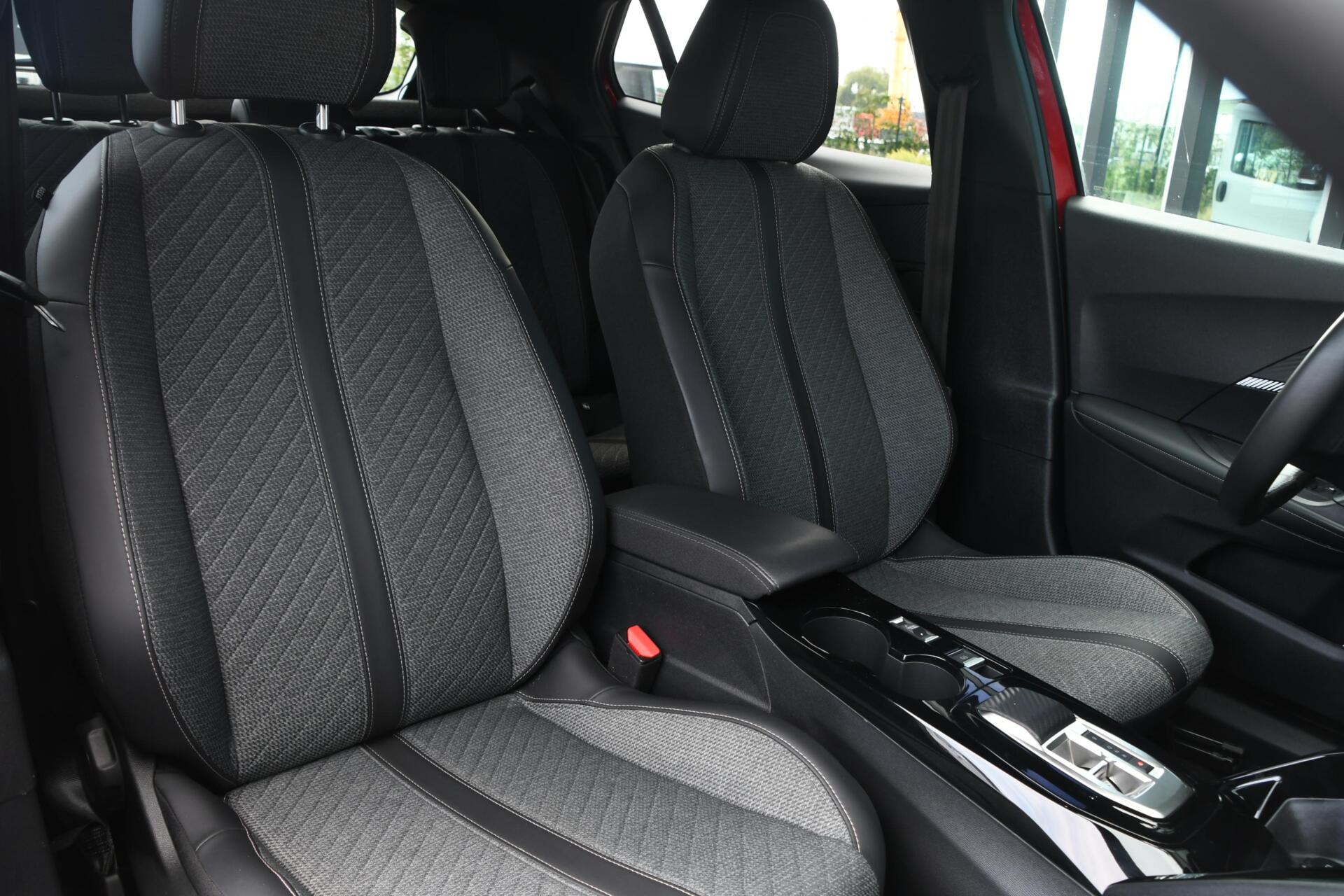 Foto van Peugeot E-2008