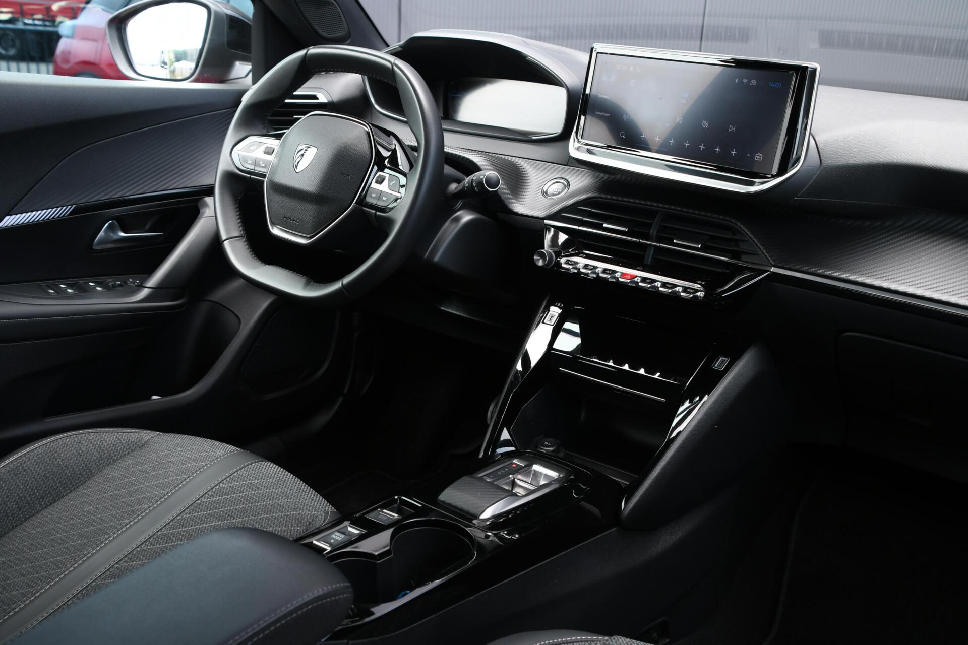 Foto van Peugeot E-2008