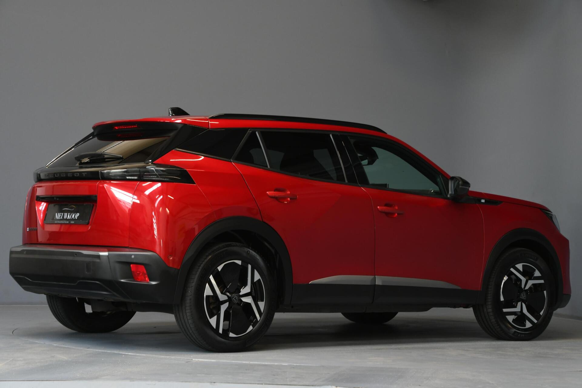 Foto van Peugeot E-2008