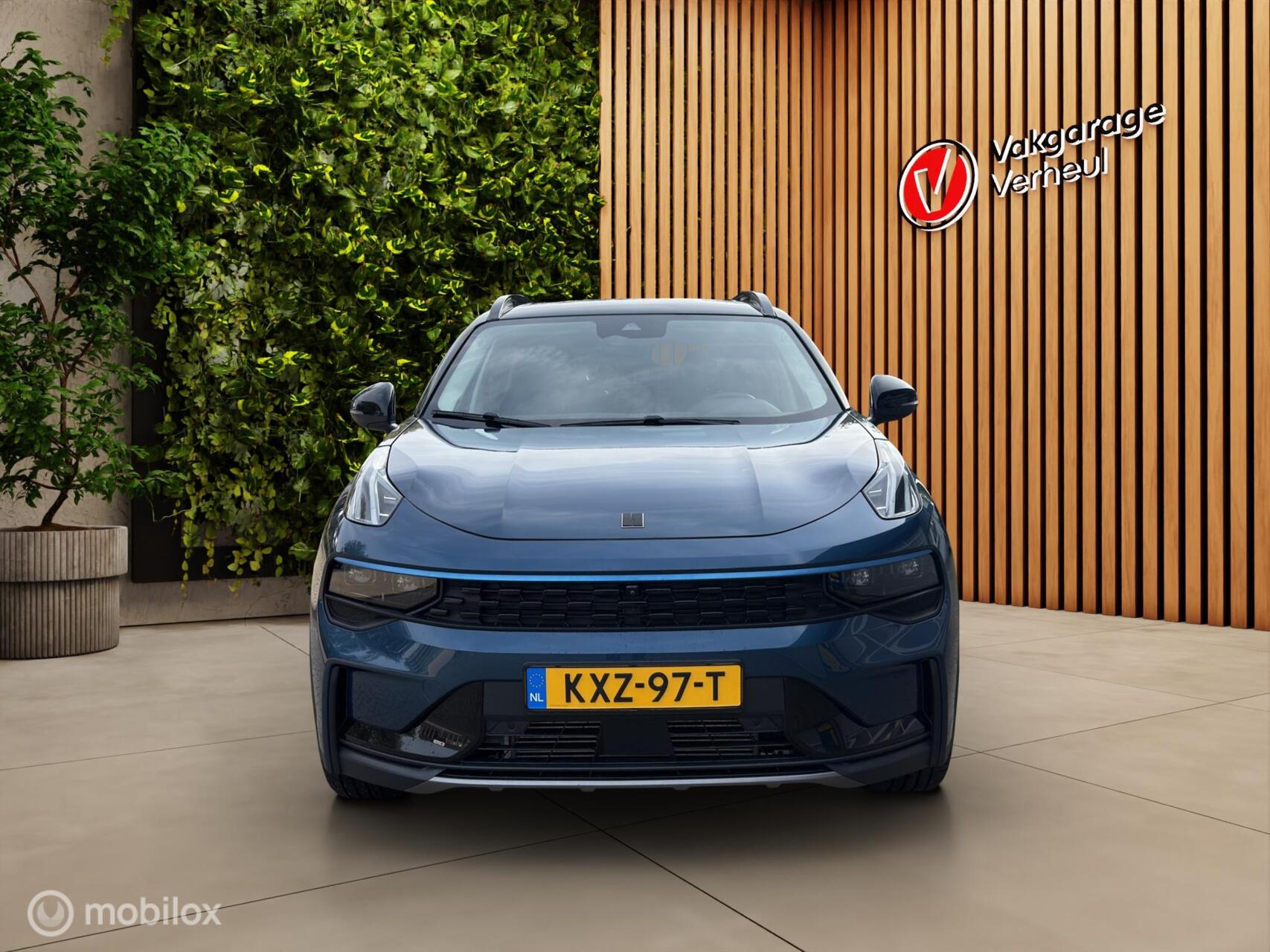 Foto van LYNK & Co 01