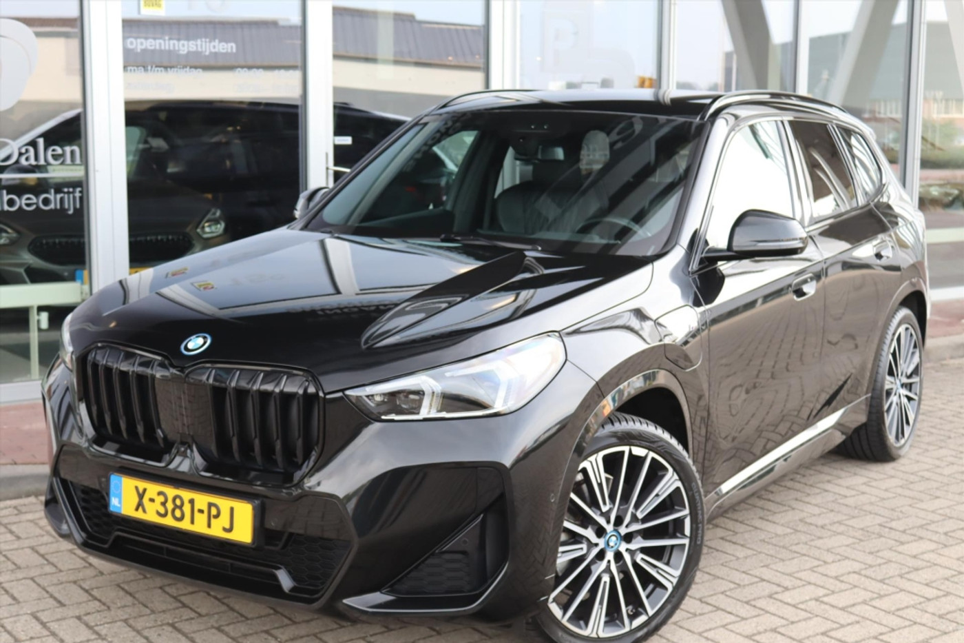 Foto van BMW X1 Xdrive30e