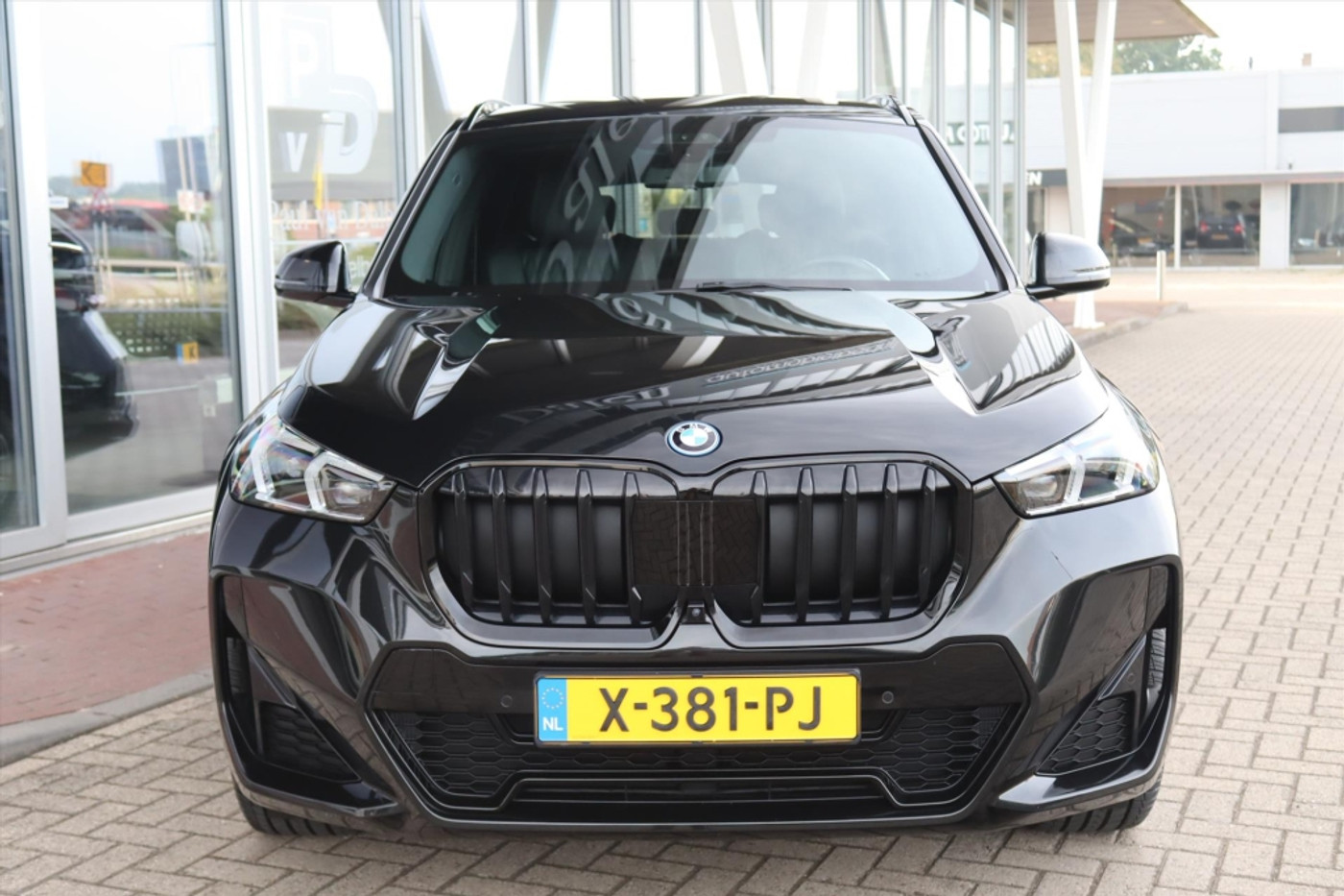 Foto van BMW X1 Xdrive30e